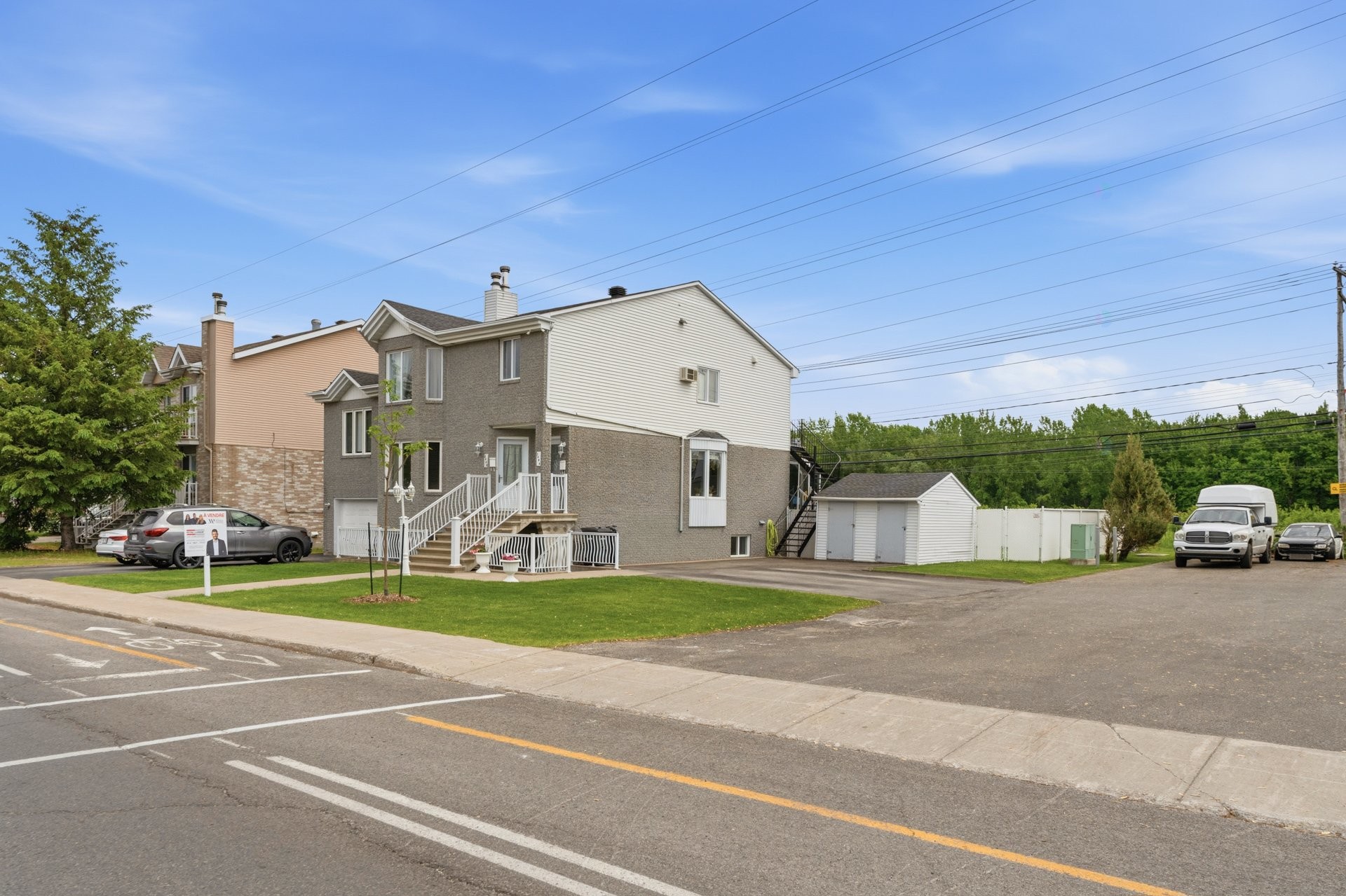 









3442

 - 3446


Rue Édith

,
Laval (Chomedey),




QC
H7P9Z7

