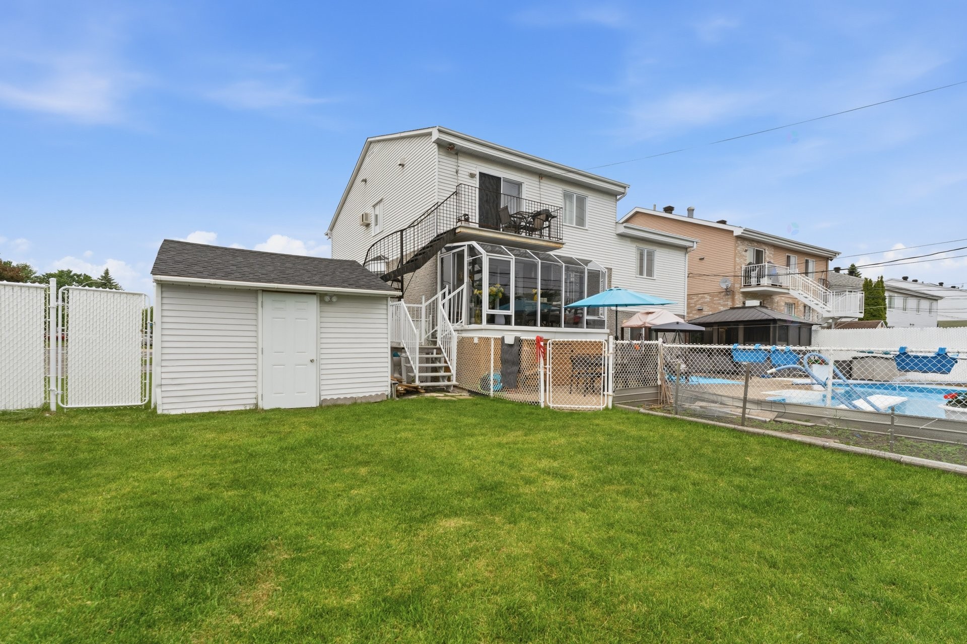 









3442

 - 3446


Rue Édith

,
Laval (Chomedey),




QC
H7P9Z7


