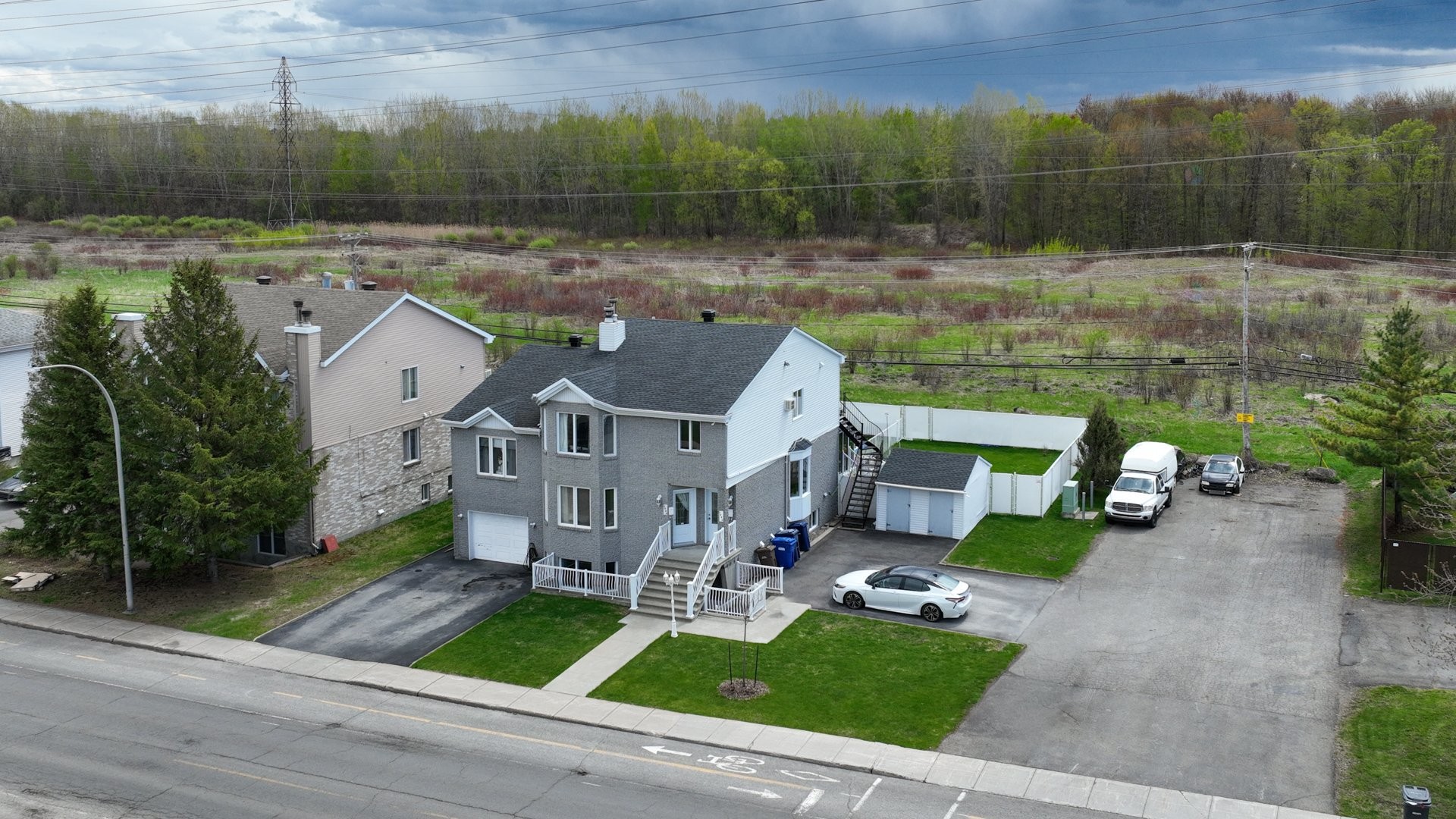 









3442

 - 3446


Rue Édith

,
Laval (Chomedey),




QC
H7P9Z7

