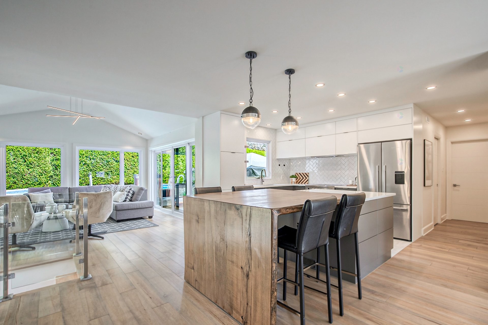 









1120


Rue Dolbeau

,
Saint-Bruno-de-Montarville,




QC
J3V4J5

