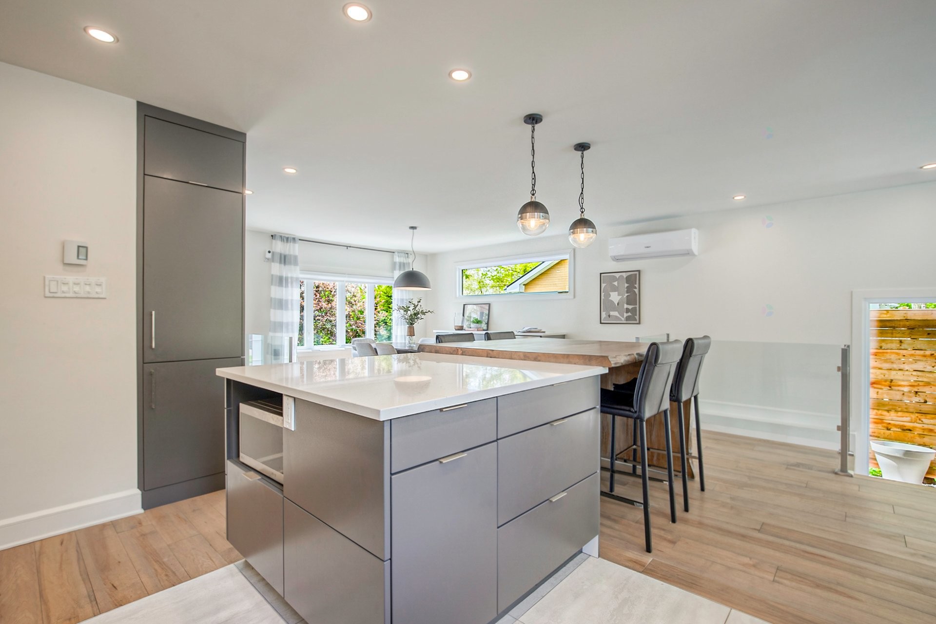 









1120


Rue Dolbeau

,
Saint-Bruno-de-Montarville,




QC
J3V4J5

