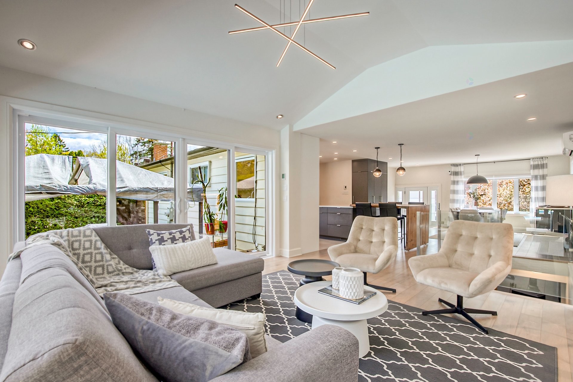 









1120


Rue Dolbeau

,
Saint-Bruno-de-Montarville,




QC
J3V4J5

