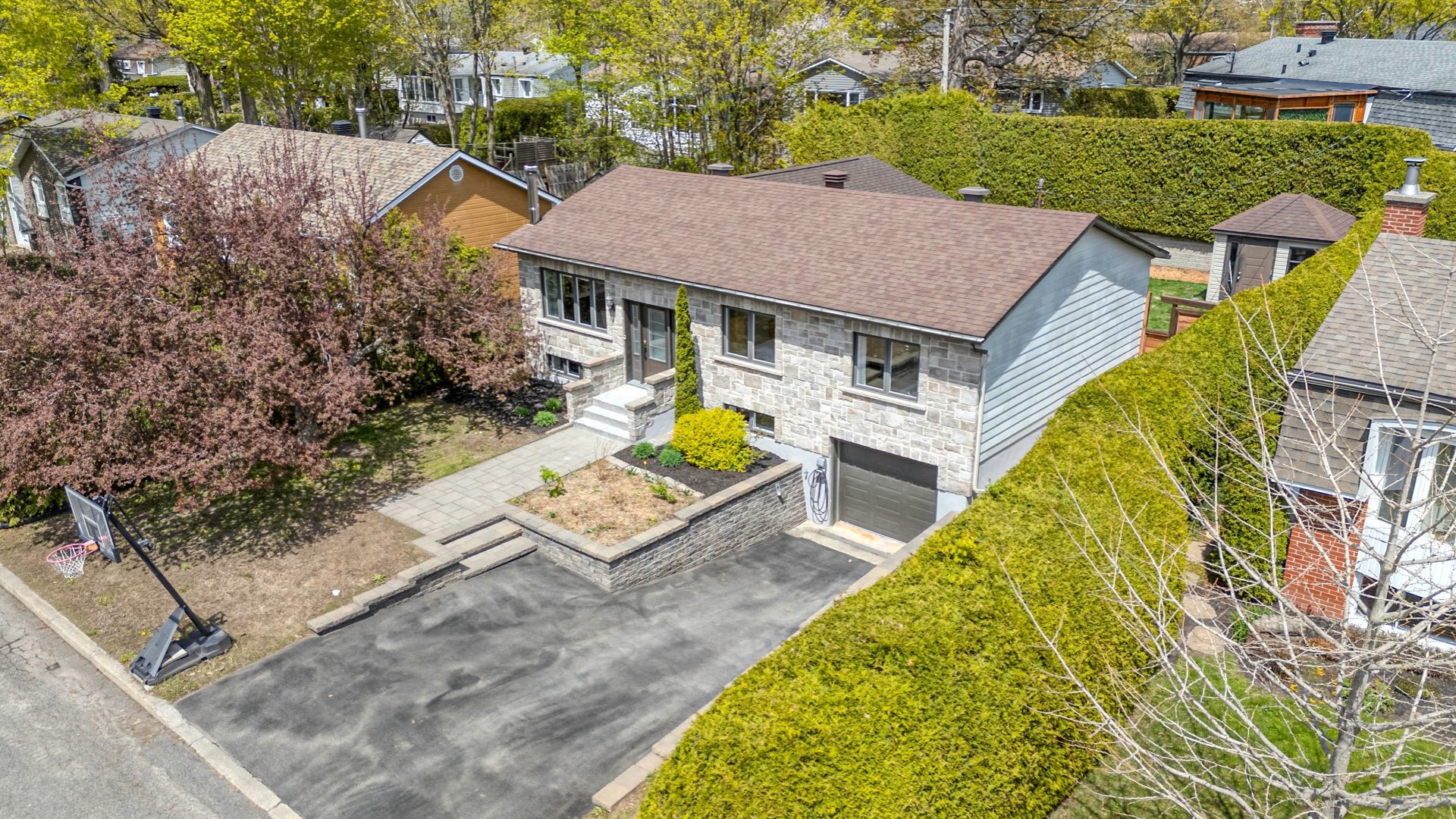 









1120


Rue Dolbeau

,
Saint-Bruno-de-Montarville,




QC
J3V4J5

