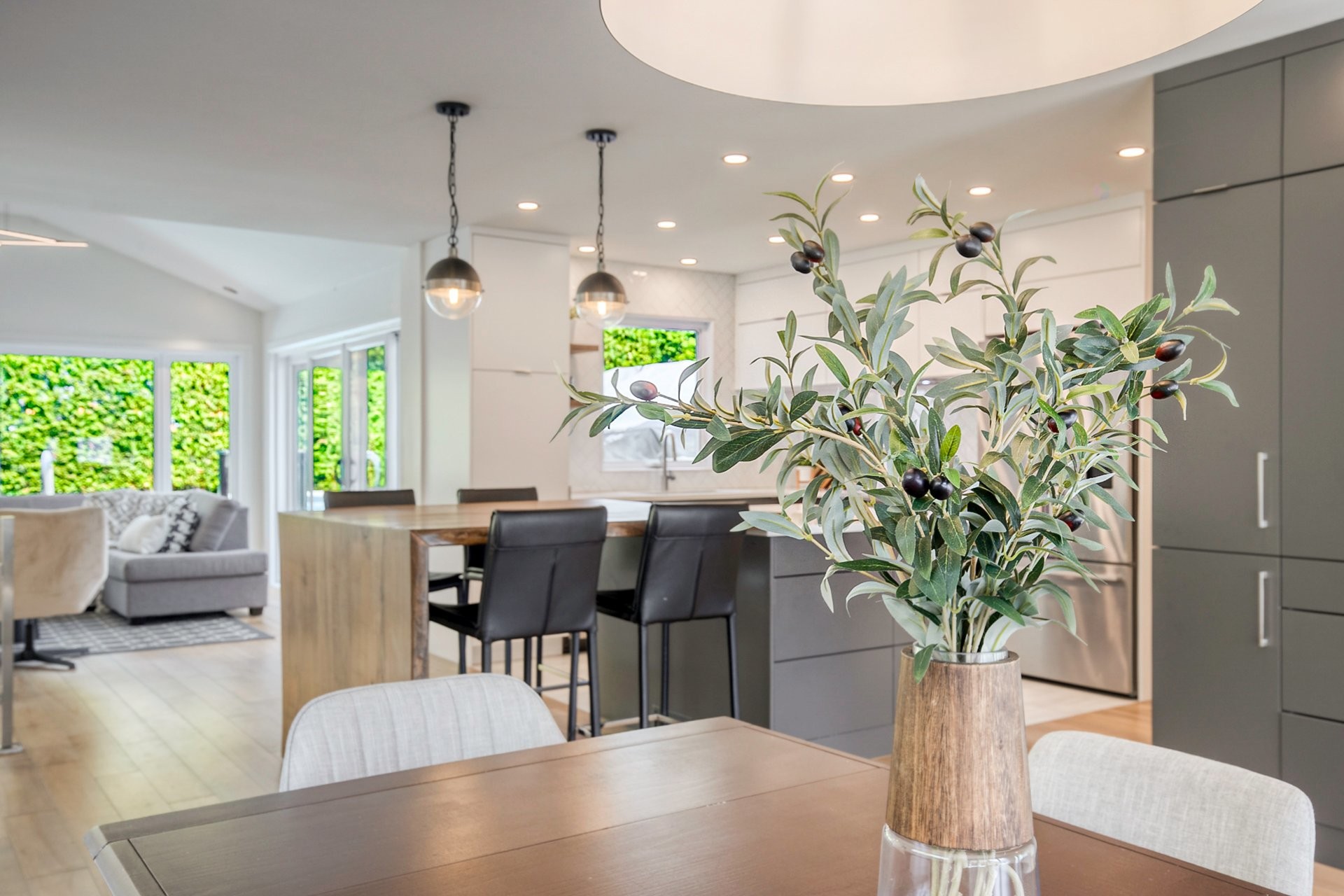 









1120


Rue Dolbeau

,
Saint-Bruno-de-Montarville,




QC
J3V4J5


