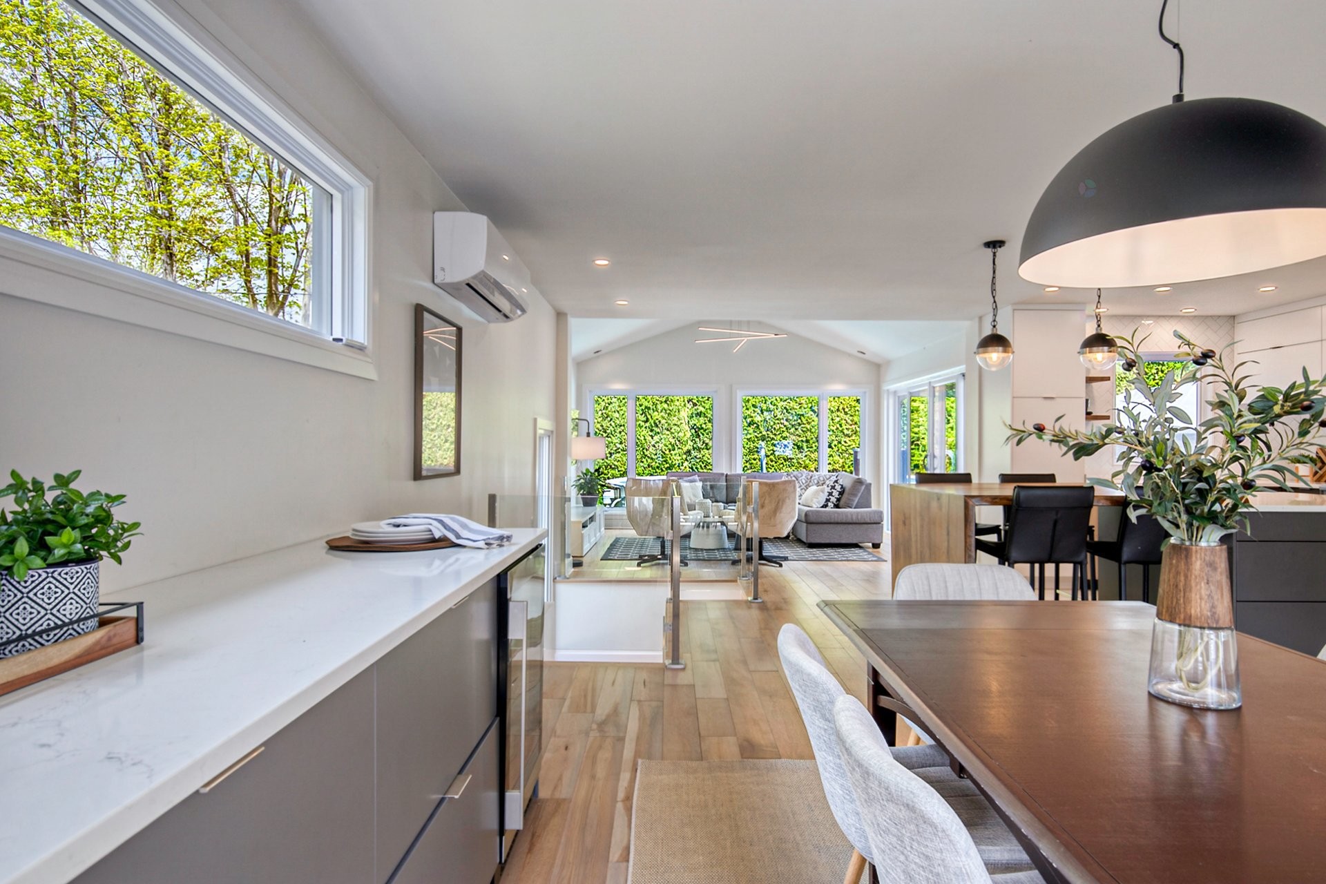 









1120


Rue Dolbeau

,
Saint-Bruno-de-Montarville,




QC
J3V4J5

