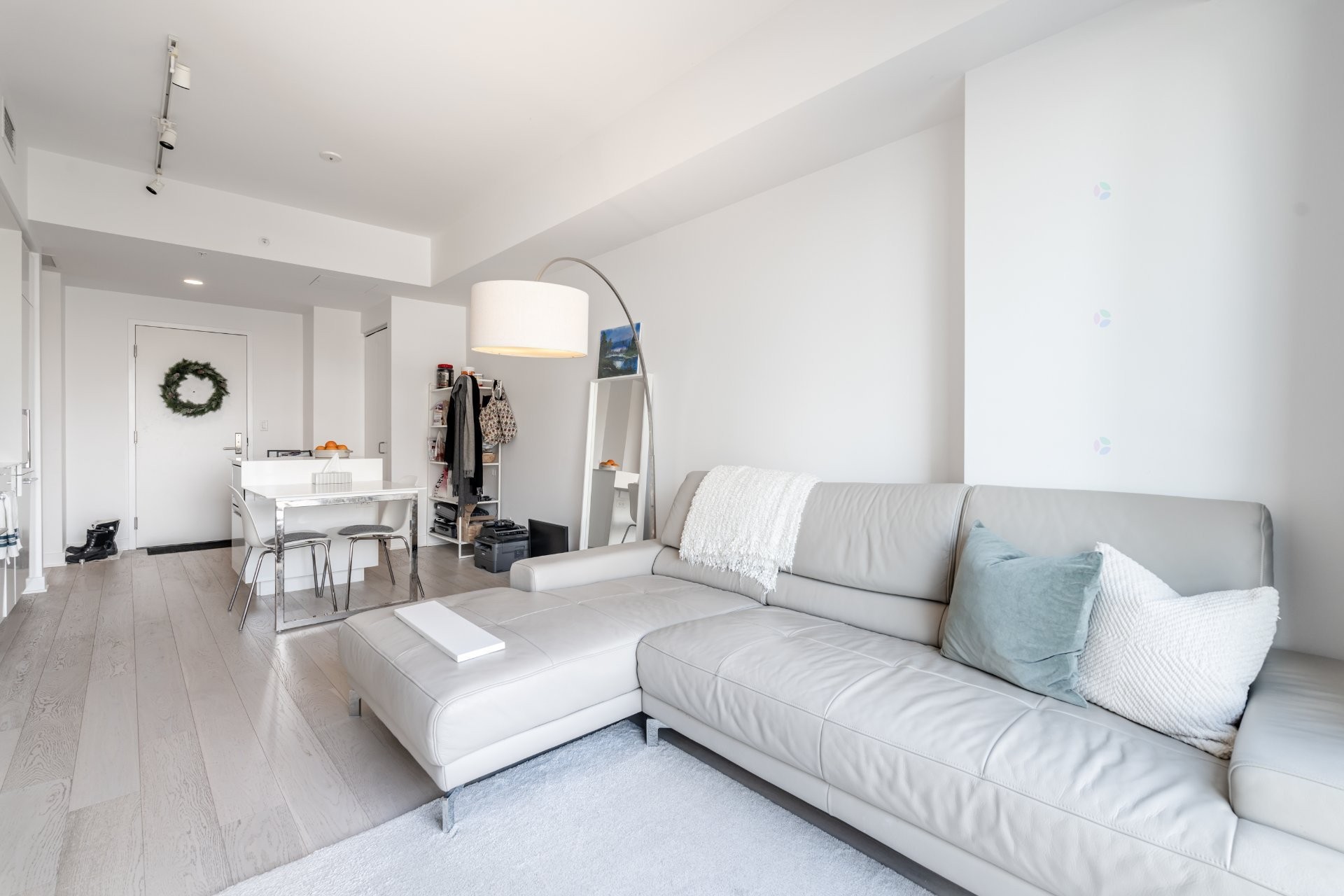 









1288


Av. des Canadiens-de-Montréal

, 1703,
Montréal (Ville-Marie),




QC
H3B3B3

