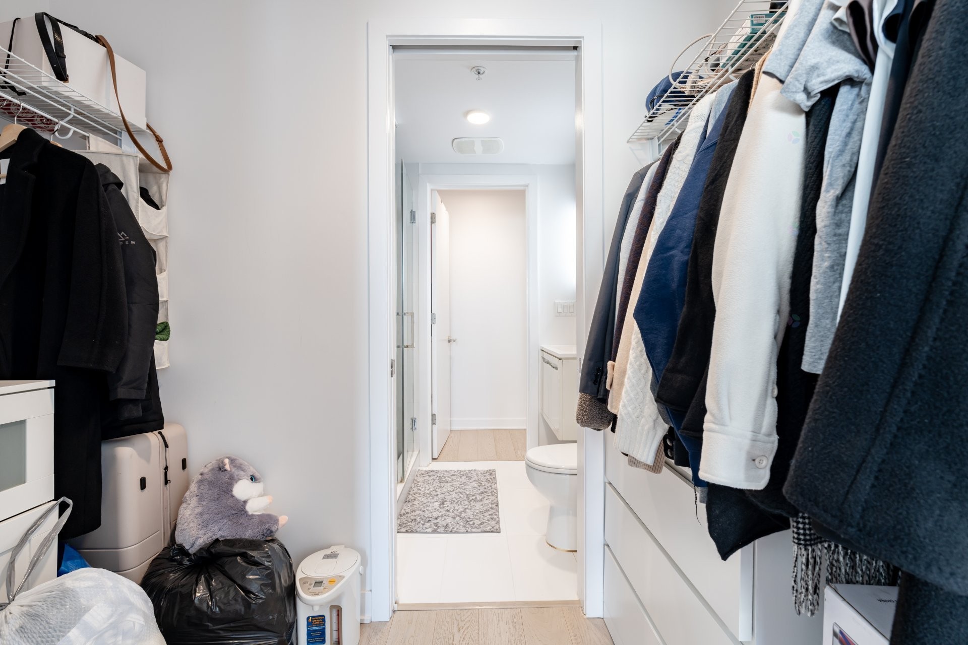 









1288


Av. des Canadiens-de-Montréal

, 1703,
Montréal (Ville-Marie),




QC
H3B3B3

