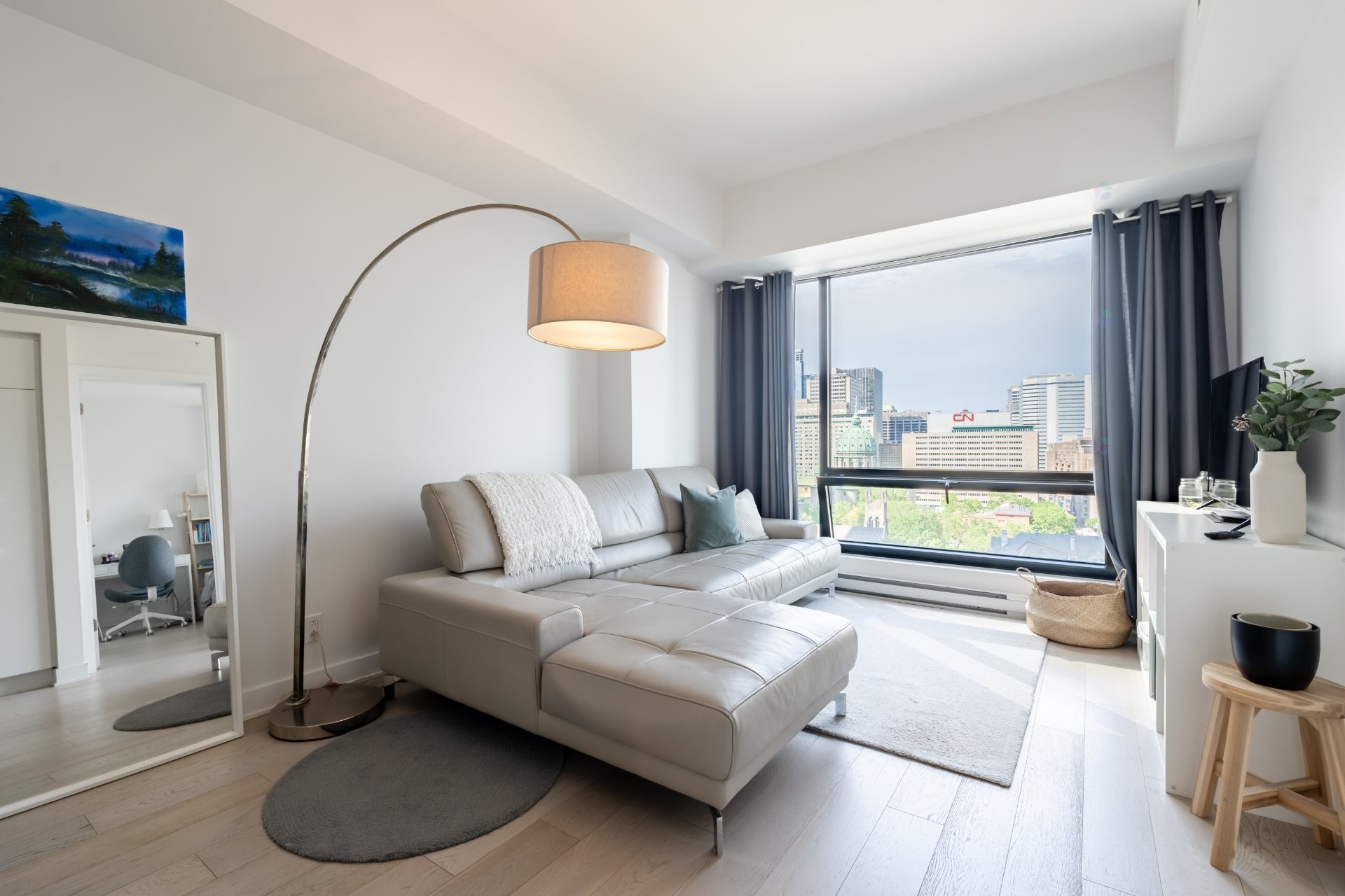 









1288


Av. des Canadiens-de-Montréal

, 1703,
Montréal (Ville-Marie),




QC
H3B3B3

