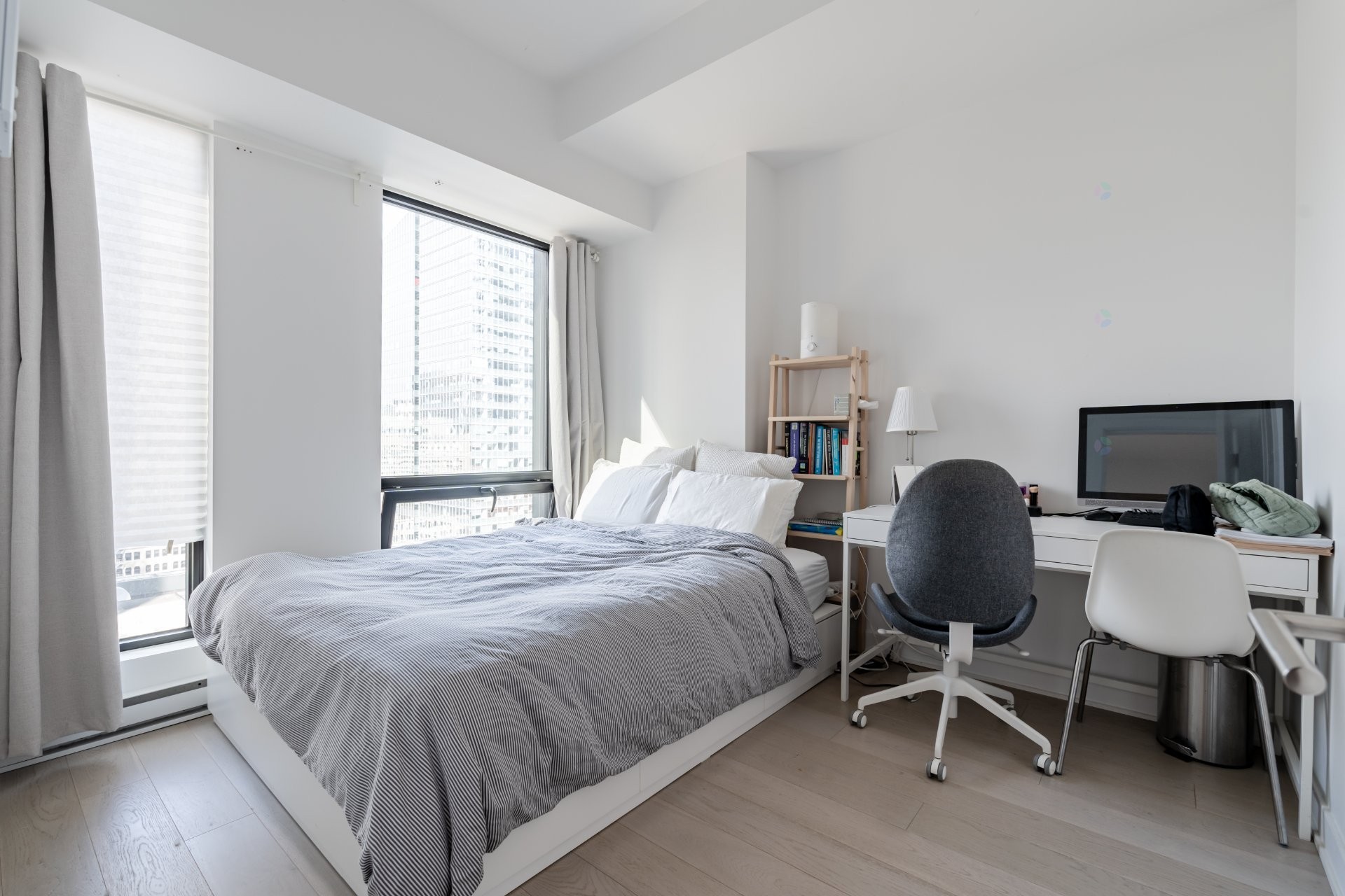









1288


Av. des Canadiens-de-Montréal

, 1703,
Montréal (Ville-Marie),




QC
H3B3B3

