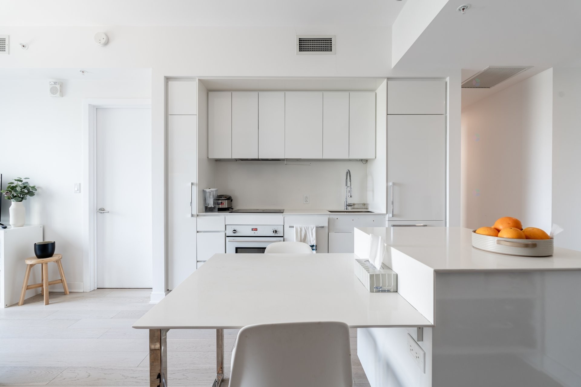 









1288


Av. des Canadiens-de-Montréal

, 1703,
Montréal (Ville-Marie),




QC
H3B3B3

