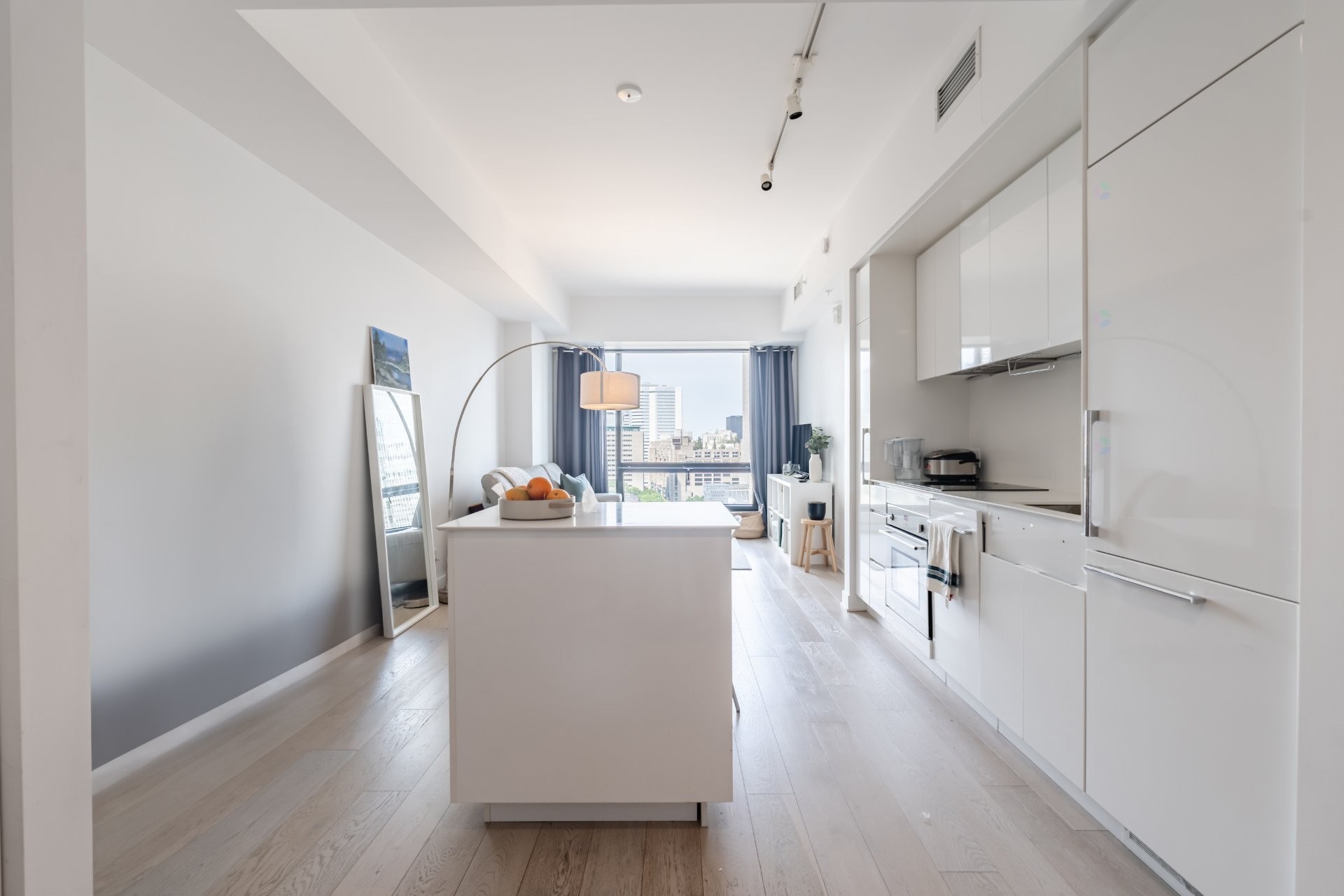









1288


Av. des Canadiens-de-Montréal

, 1703,
Montréal (Ville-Marie),




QC
H3B3B3

