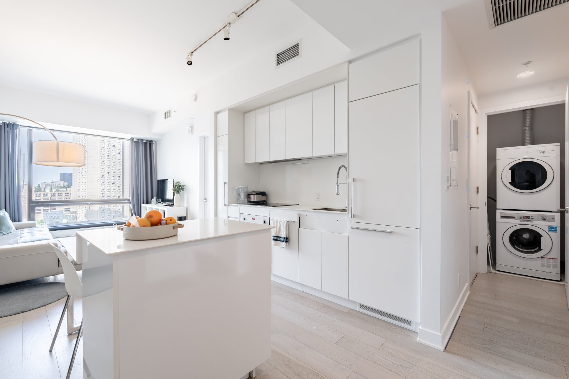 









1288


Av. des Canadiens-de-Montréal

, 1703,
Montréal (Ville-Marie),




QC
H3B3B3


