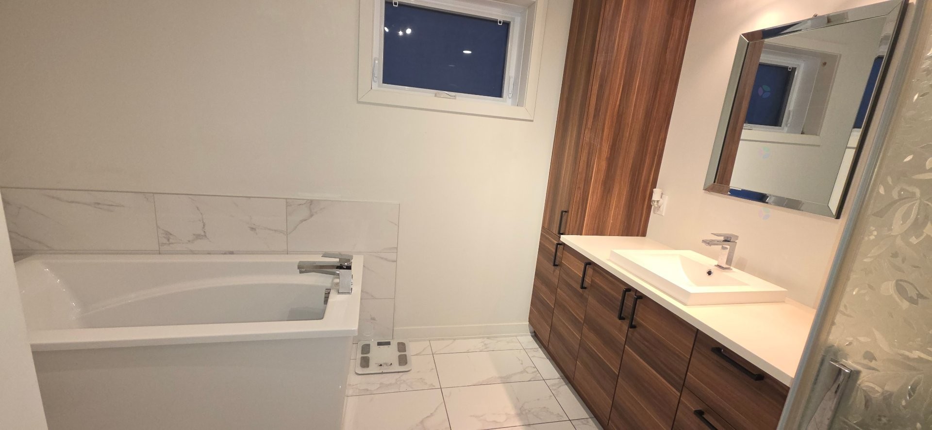 









1971


Rue Préfontaine

,
Longueuil (Le Vieux-Longueuil),




QC
J4Z3X6

