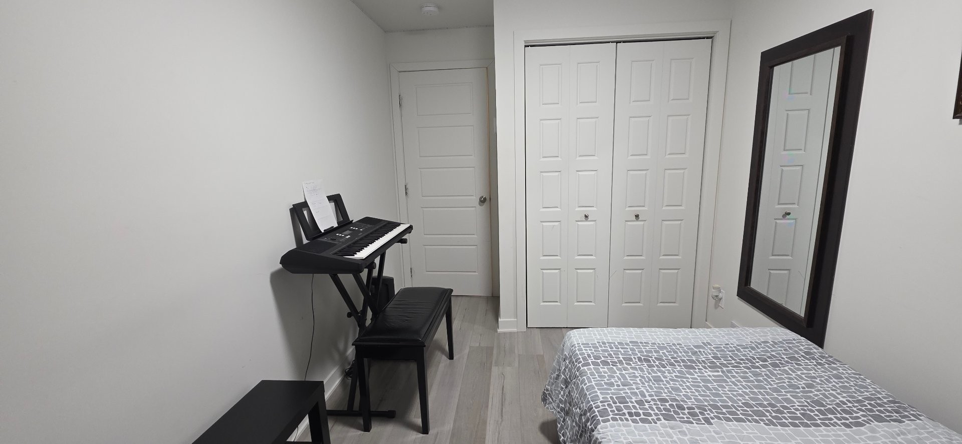 









1971


Rue Préfontaine

,
Longueuil (Le Vieux-Longueuil),




QC
J4Z3X6

