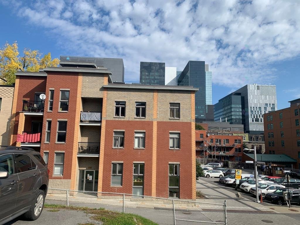 









1055


Rue De Bullion

, 3,
Montréal (Ville-Marie),




QC
H2X2Z2


