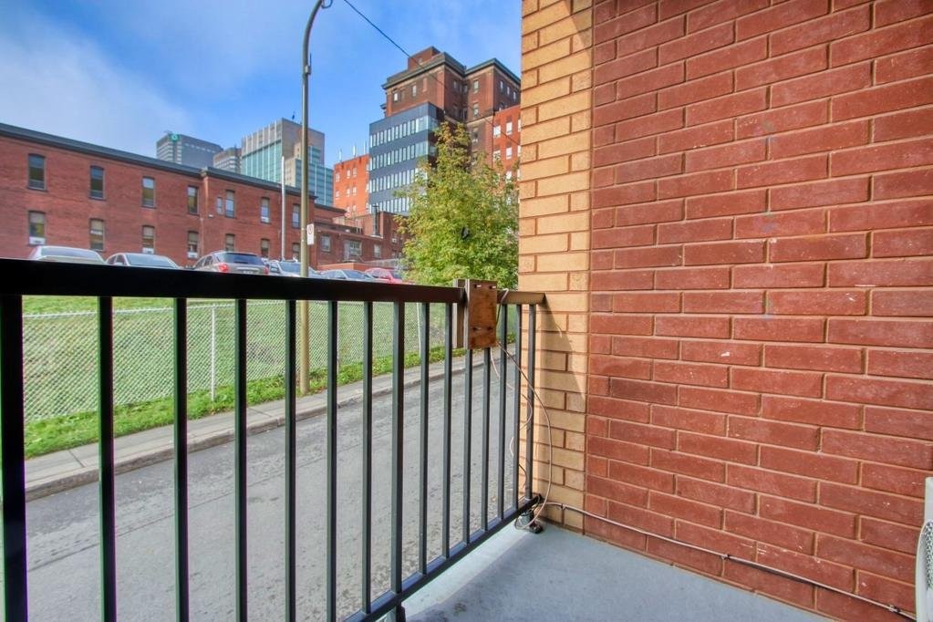 









1055


Rue De Bullion

, 3,
Montréal (Ville-Marie),




QC
H2X2Z2

