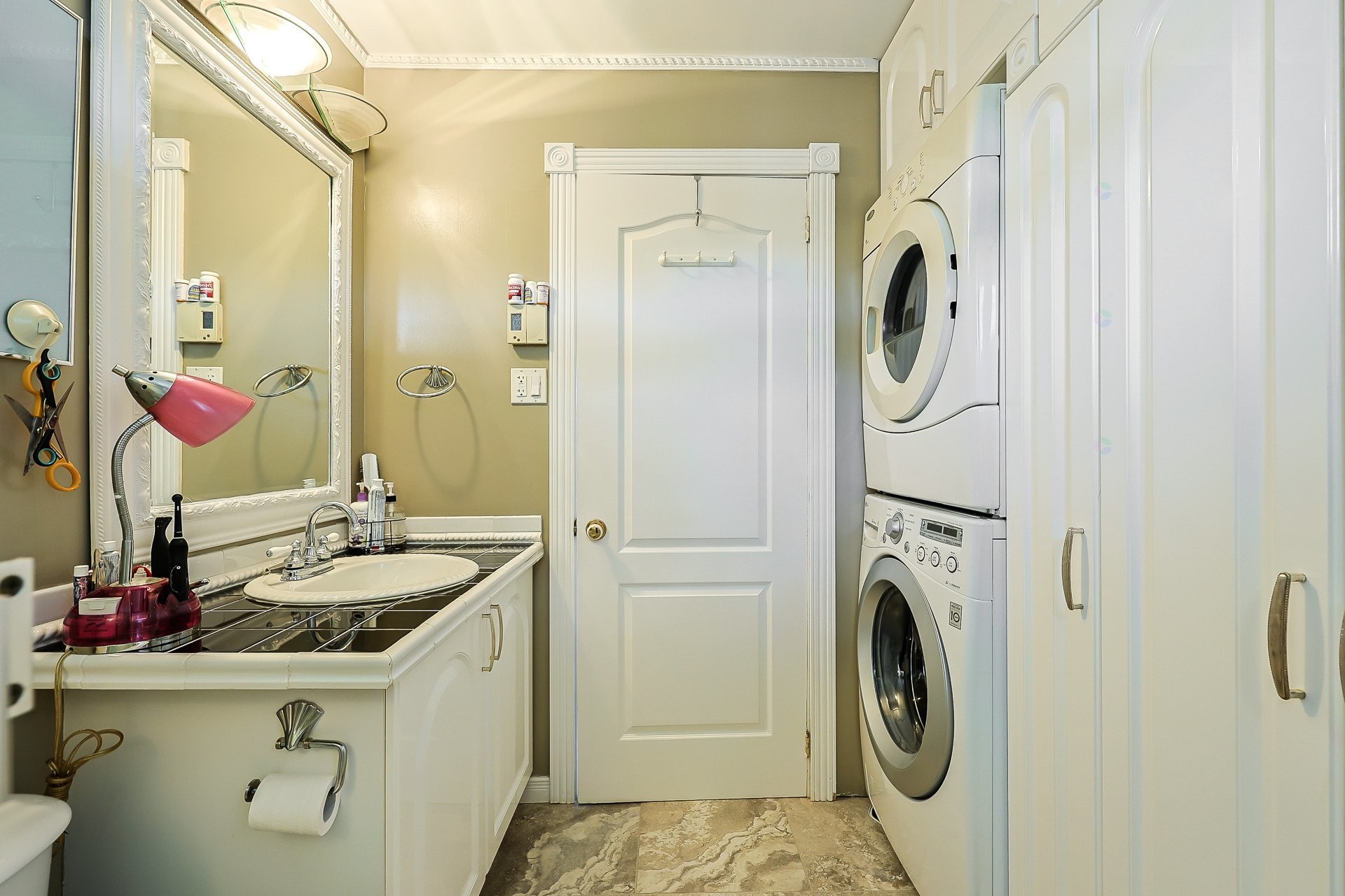 









115A

 - 115B


Rue Georges

,
Gatineau (Masson-Angers),




QC
J8M1A1


