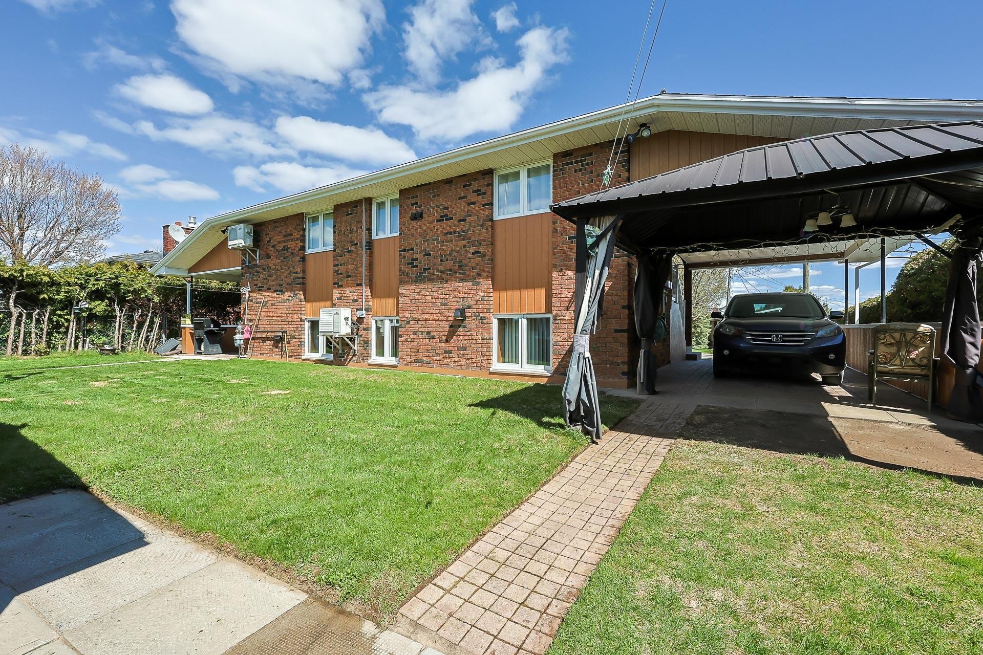 









115A

 - 115B


Rue Georges

,
Gatineau (Masson-Angers),




QC
J8M1A1

