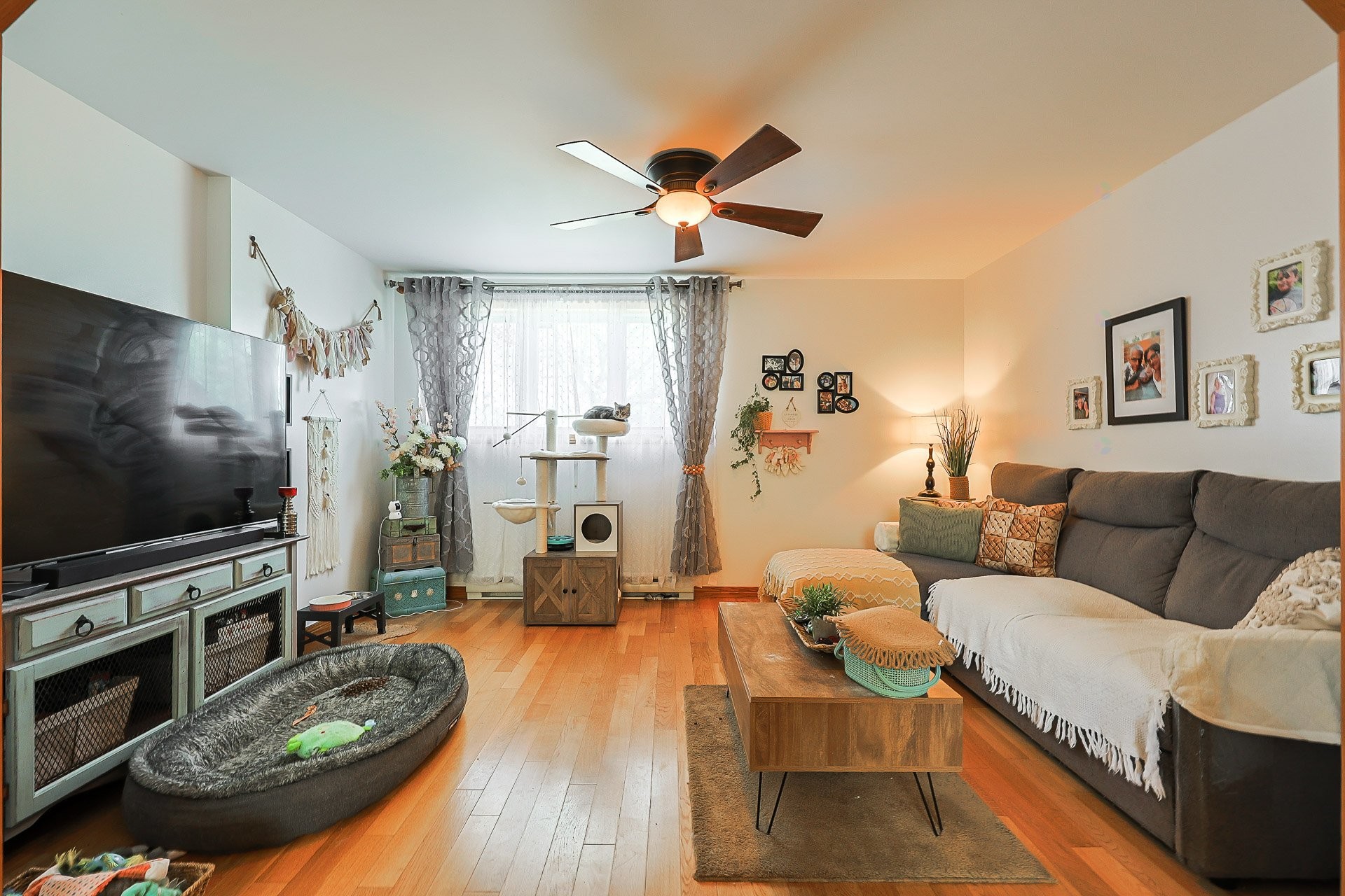 









115A

 - 115B


Rue Georges

,
Gatineau (Masson-Angers),




QC
J8M1A1

