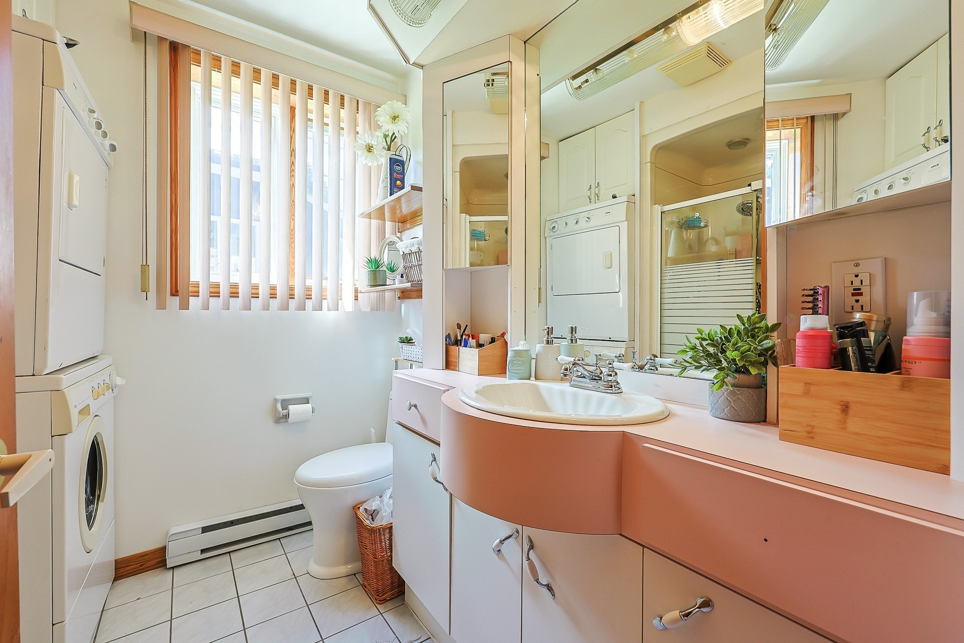 









115A

 - 115B


Rue Georges

,
Gatineau (Masson-Angers),




QC
J8M1A1

