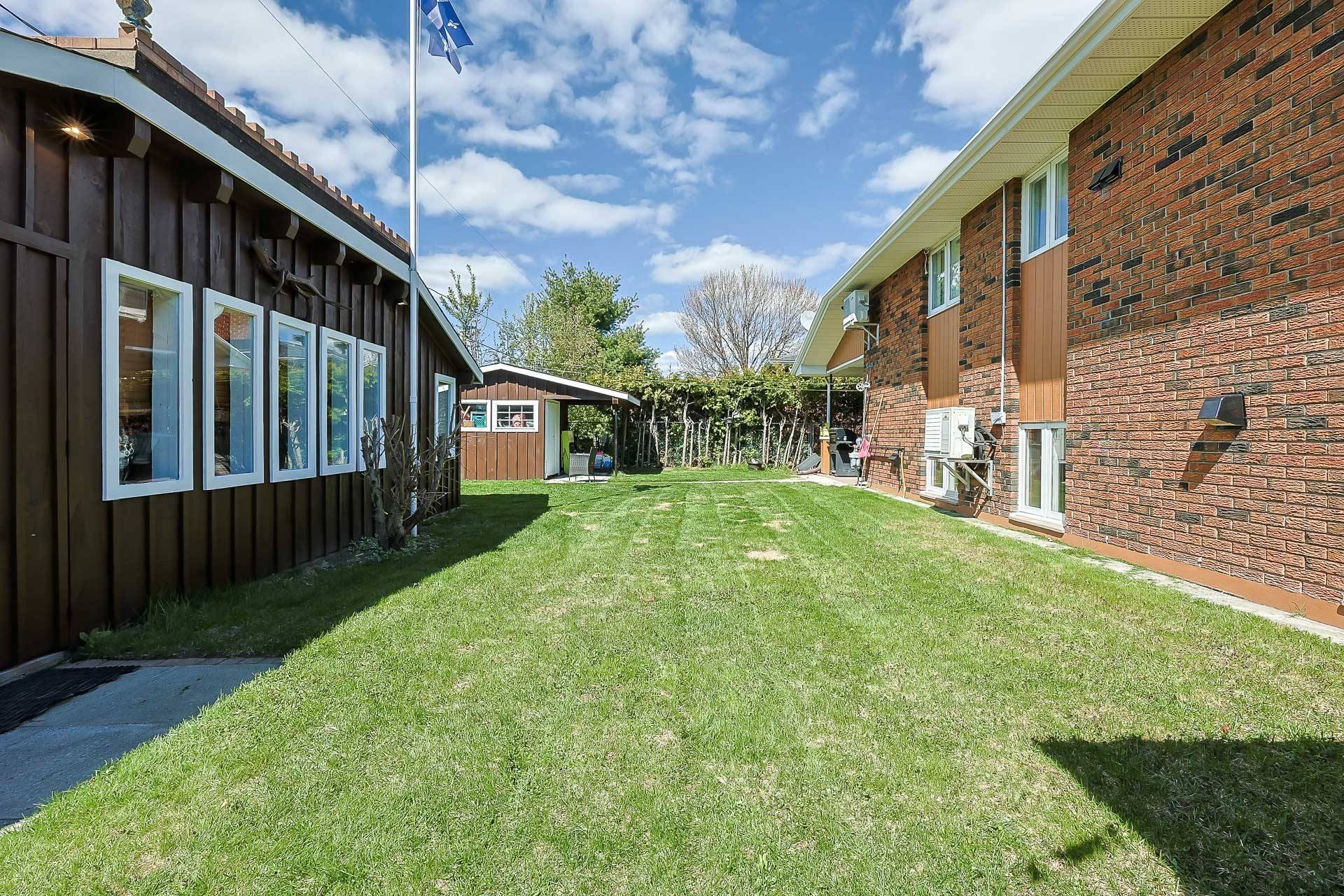 









115A

 - 115B


Rue Georges

,
Gatineau (Masson-Angers),




QC
J8M1A1


