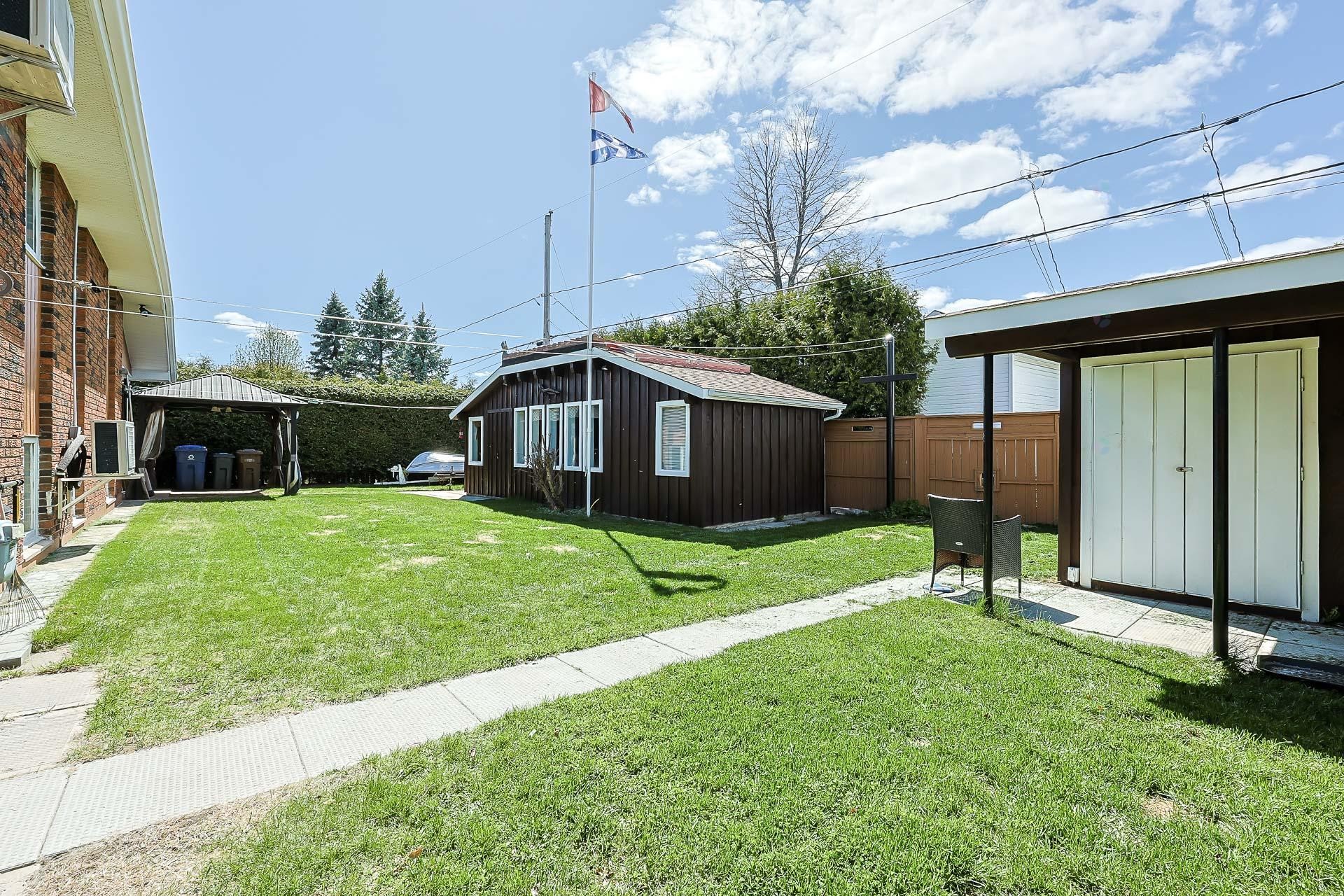 









115A

 - 115B


Rue Georges

,
Gatineau (Masson-Angers),




QC
J8M1A1

