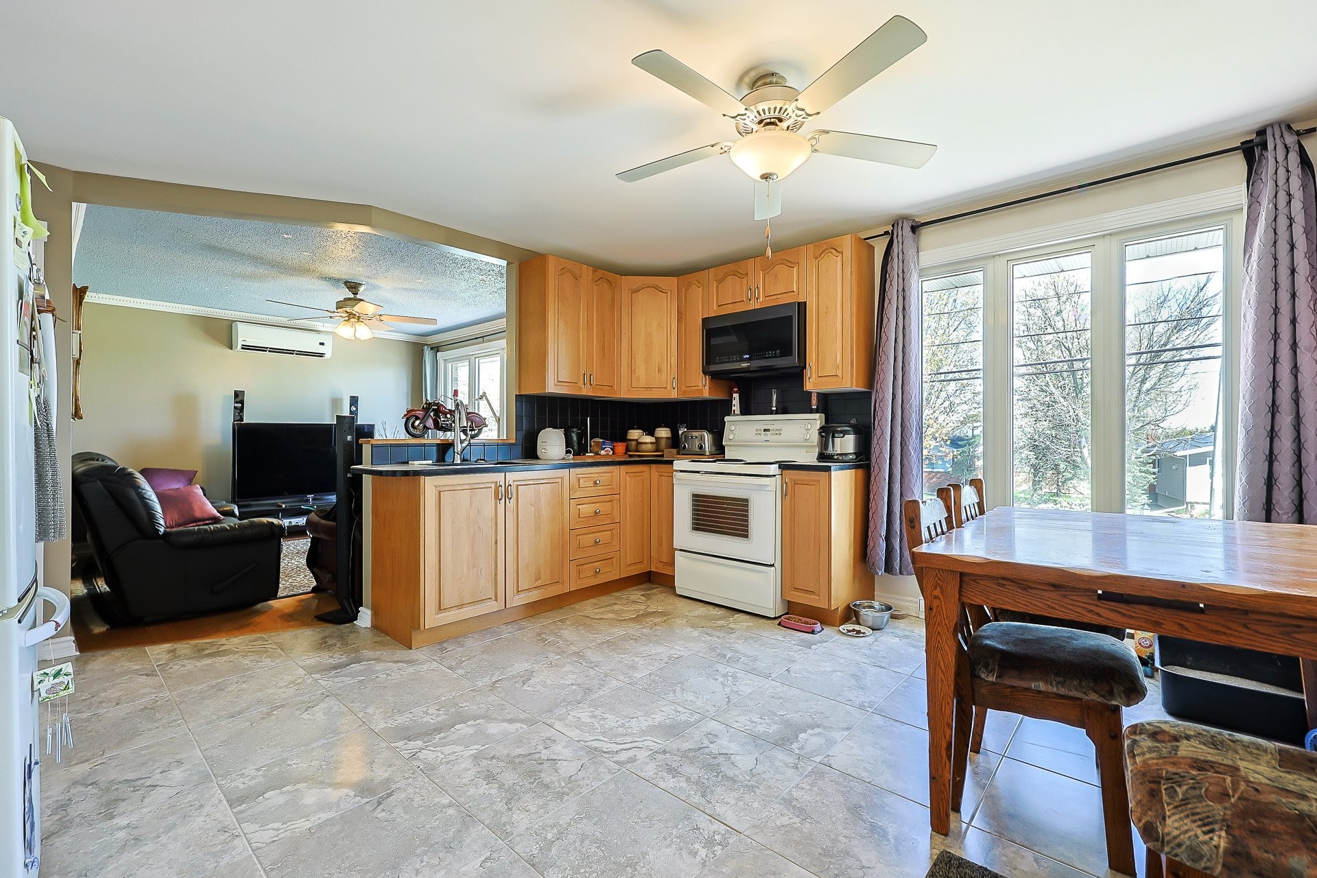 









115A

 - 115B


Rue Georges

,
Gatineau (Masson-Angers),




QC
J8M1A1

