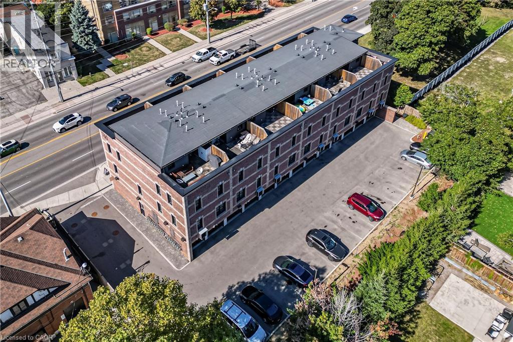












760 LAKESHORE Road E Unit# 207

,
Mississauga,




Ontario
L5E1C7

