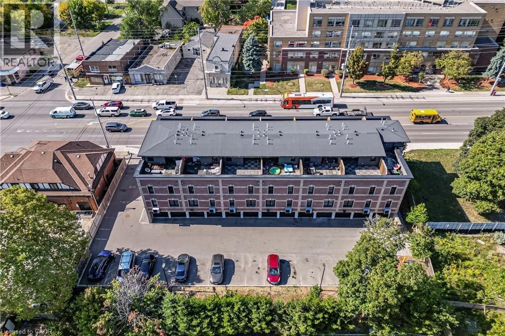 












760 LAKESHORE Road E Unit# 207

,
Mississauga,




Ontario
L5E1C7

