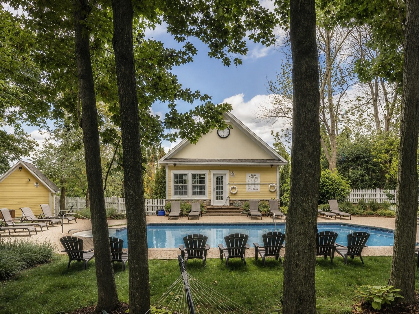 









124


Boul. de Bromont

, 202,
Bromont,




QC
J2L2K8

