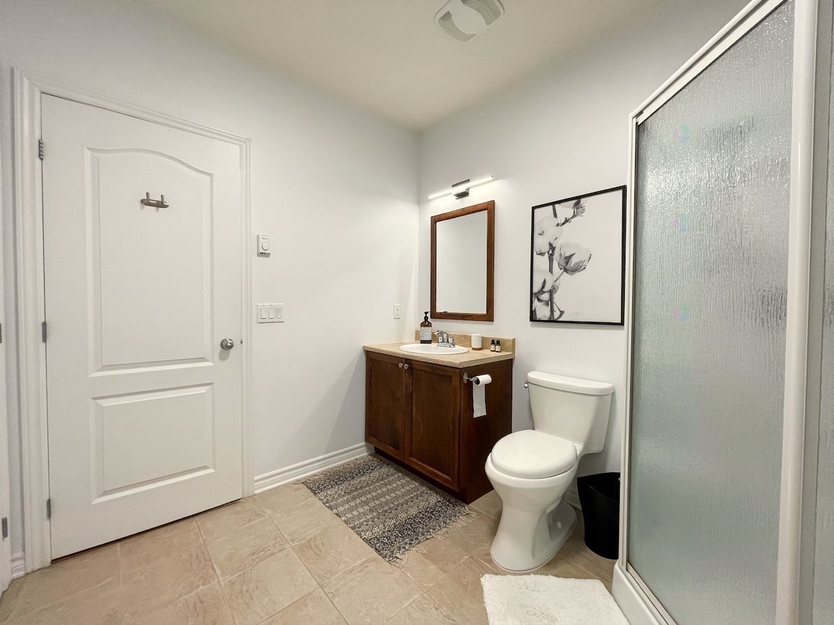 









124


Boul. de Bromont

, 202,
Bromont,




QC
J2L2K8

