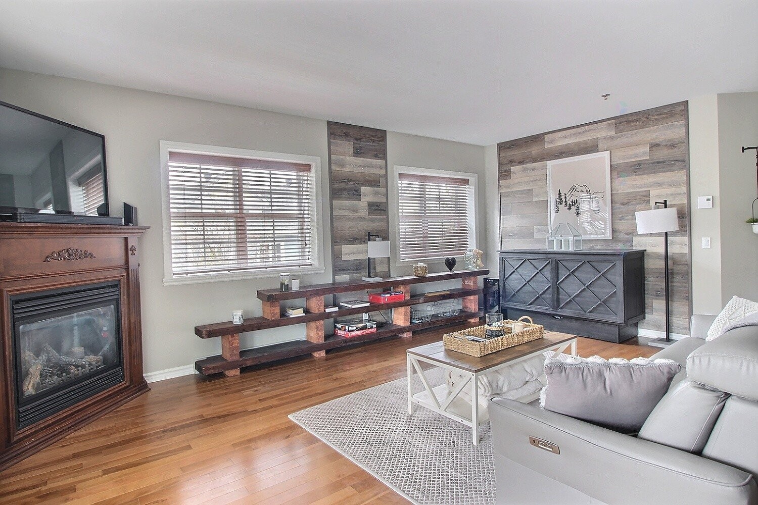 









124


Boul. de Bromont

, 202,
Bromont,




QC
J2L2K8


