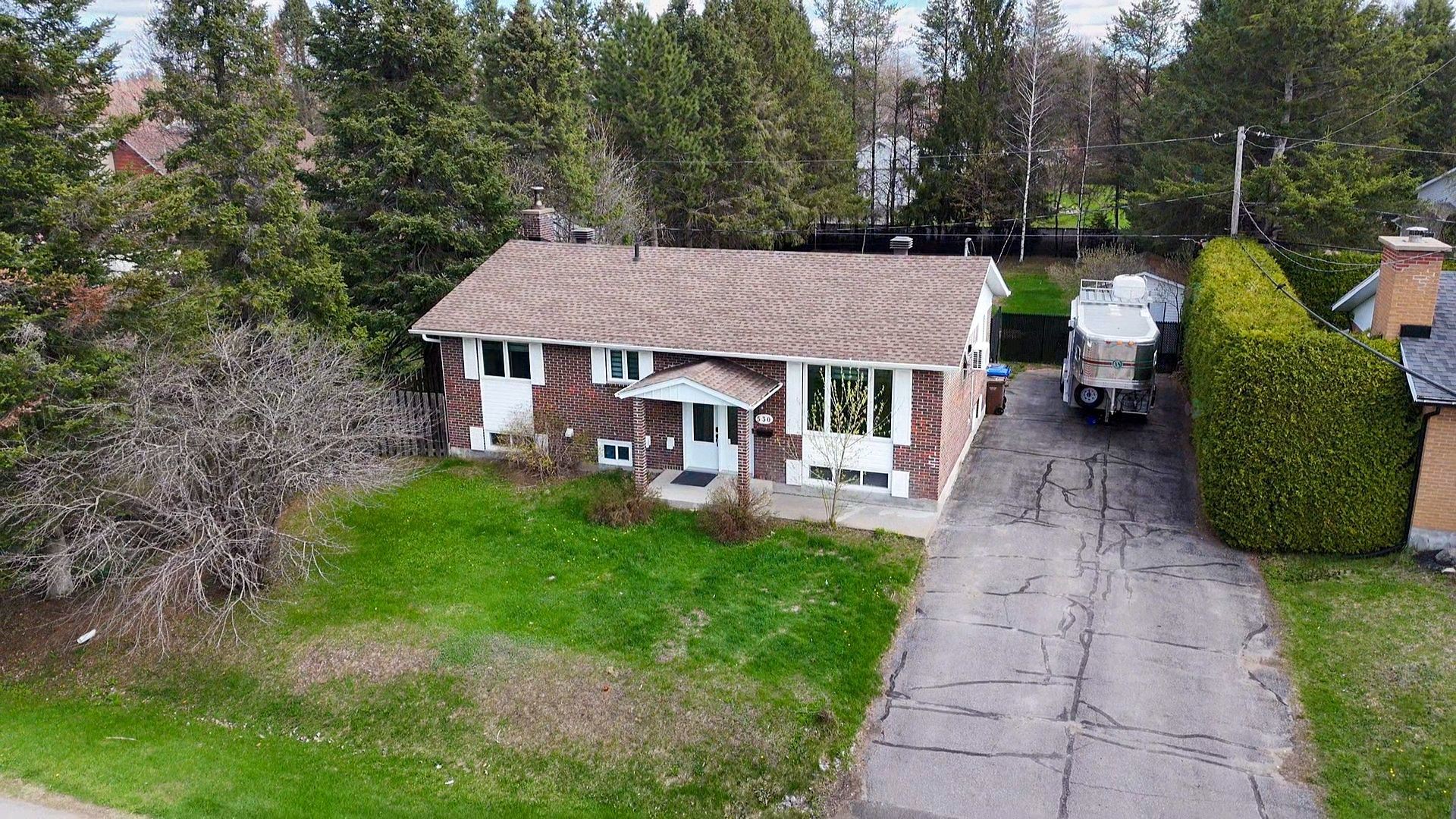 









530


Rue Carrière

,
Trois-Rivières,




QC
G8T7Y8

