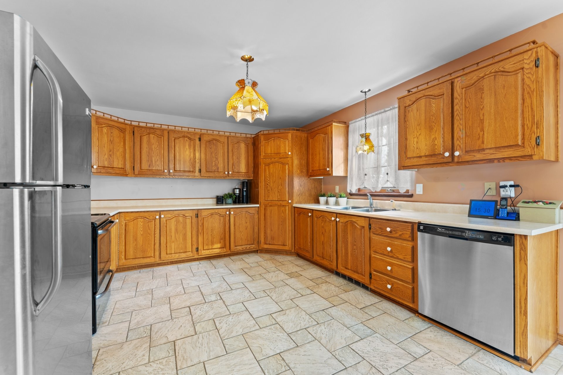 









16750


Boul. Gouin E.

,
Montréal (Rivière-des-Prairies/Pointe-aux-Trembles),




QC
H1A2G5

