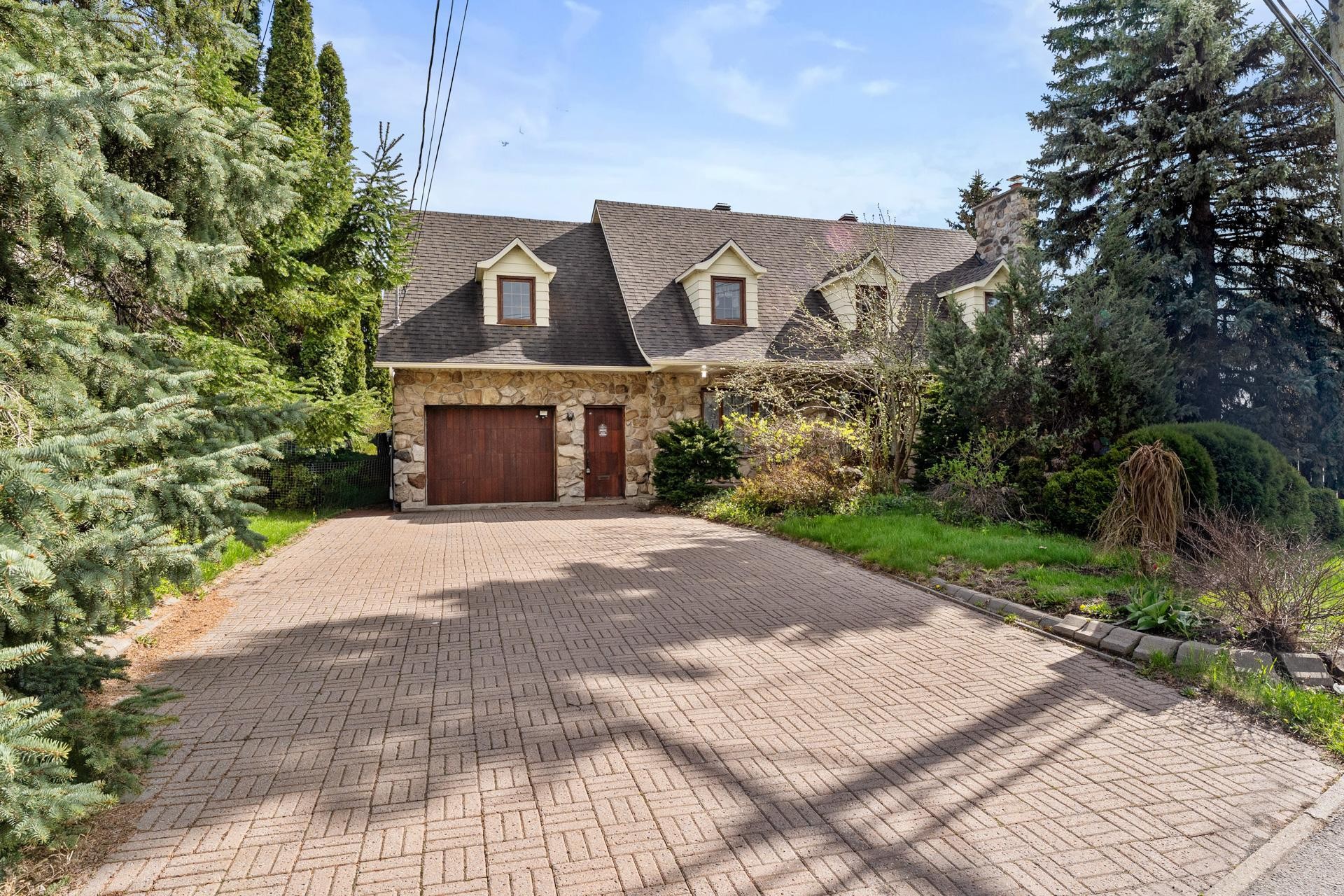 









16750


Boul. Gouin E.

,
Montréal (Rivière-des-Prairies/Pointe-aux-Trembles),




QC
H1A2G5

