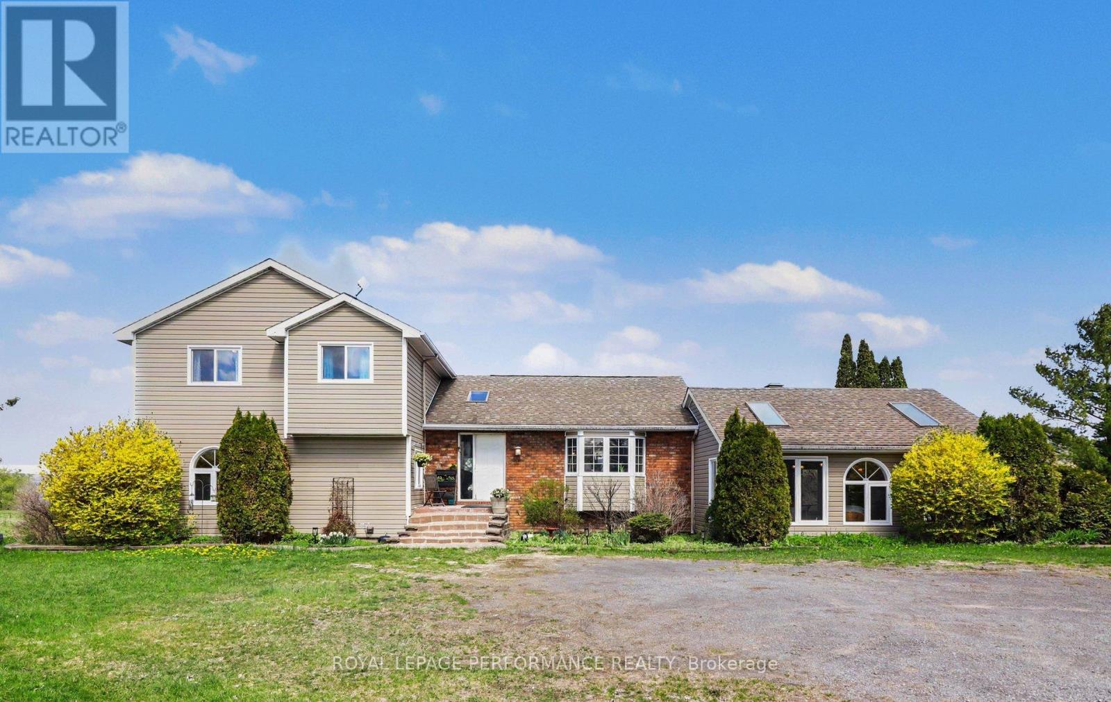 












935 CONCESSION 1 ROAD

,
Alfred and Plantagenet,




Ontario
K0B1J0

