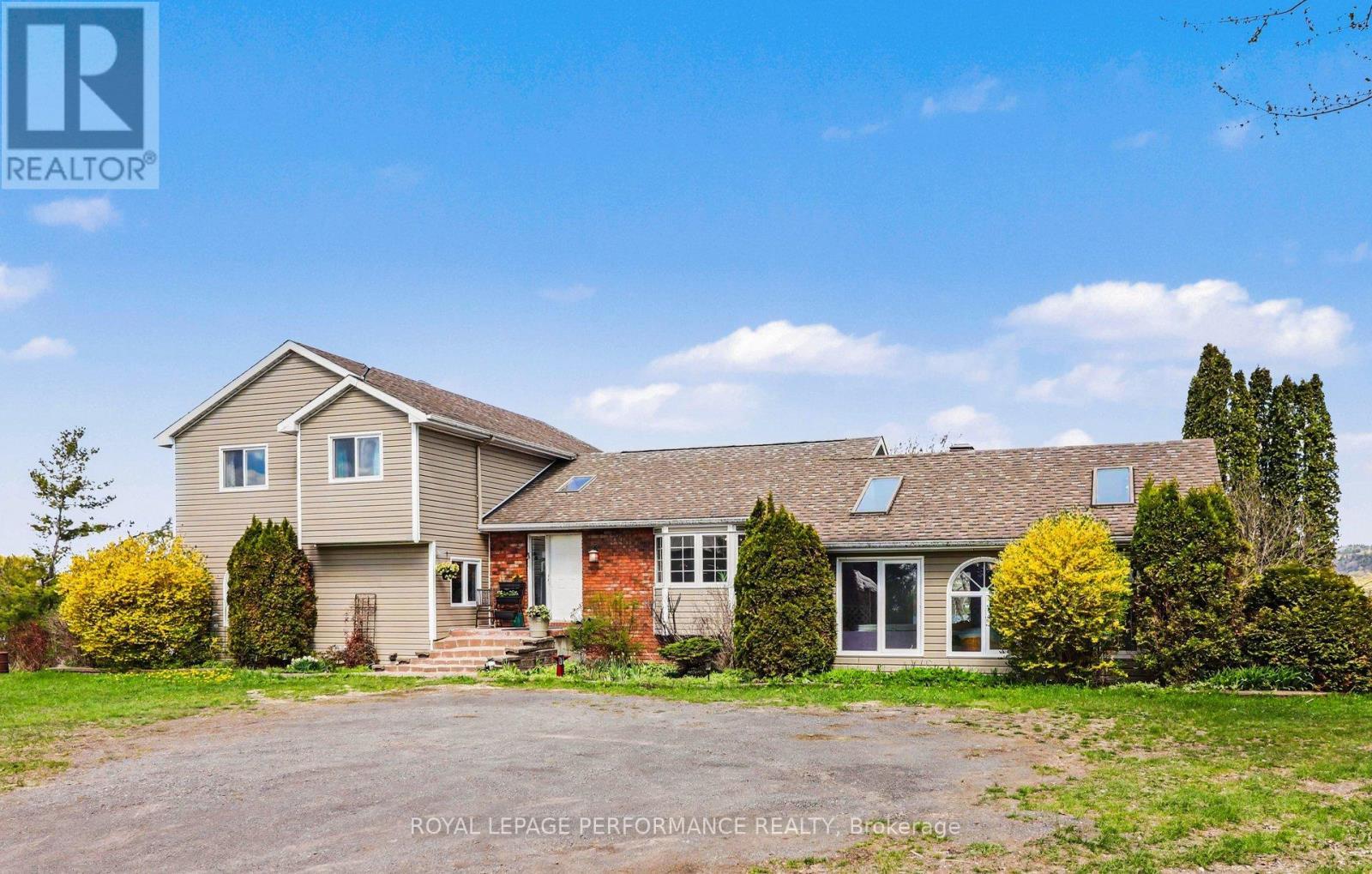 












935 CONCESSION 1 ROAD

,
Alfred and Plantagenet,




Ontario
K0B1J0

