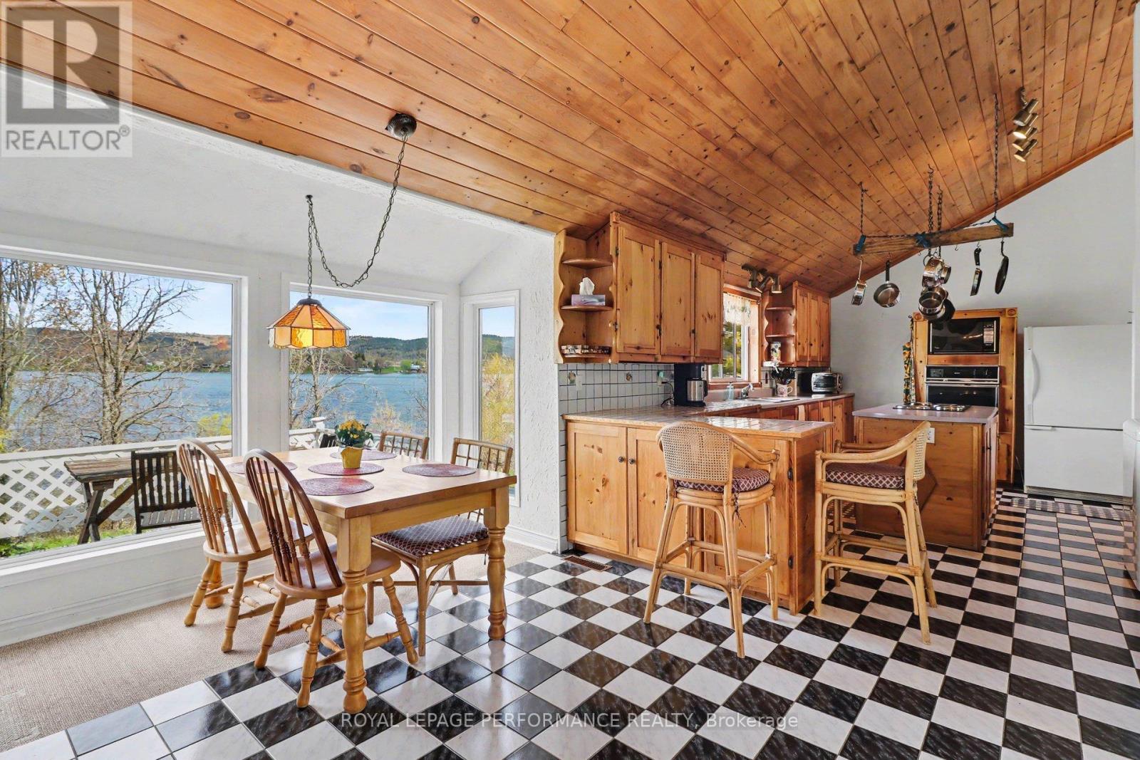 












935 CONCESSION 1 ROAD

,
Alfred and Plantagenet,




Ontario
K0B1J0

