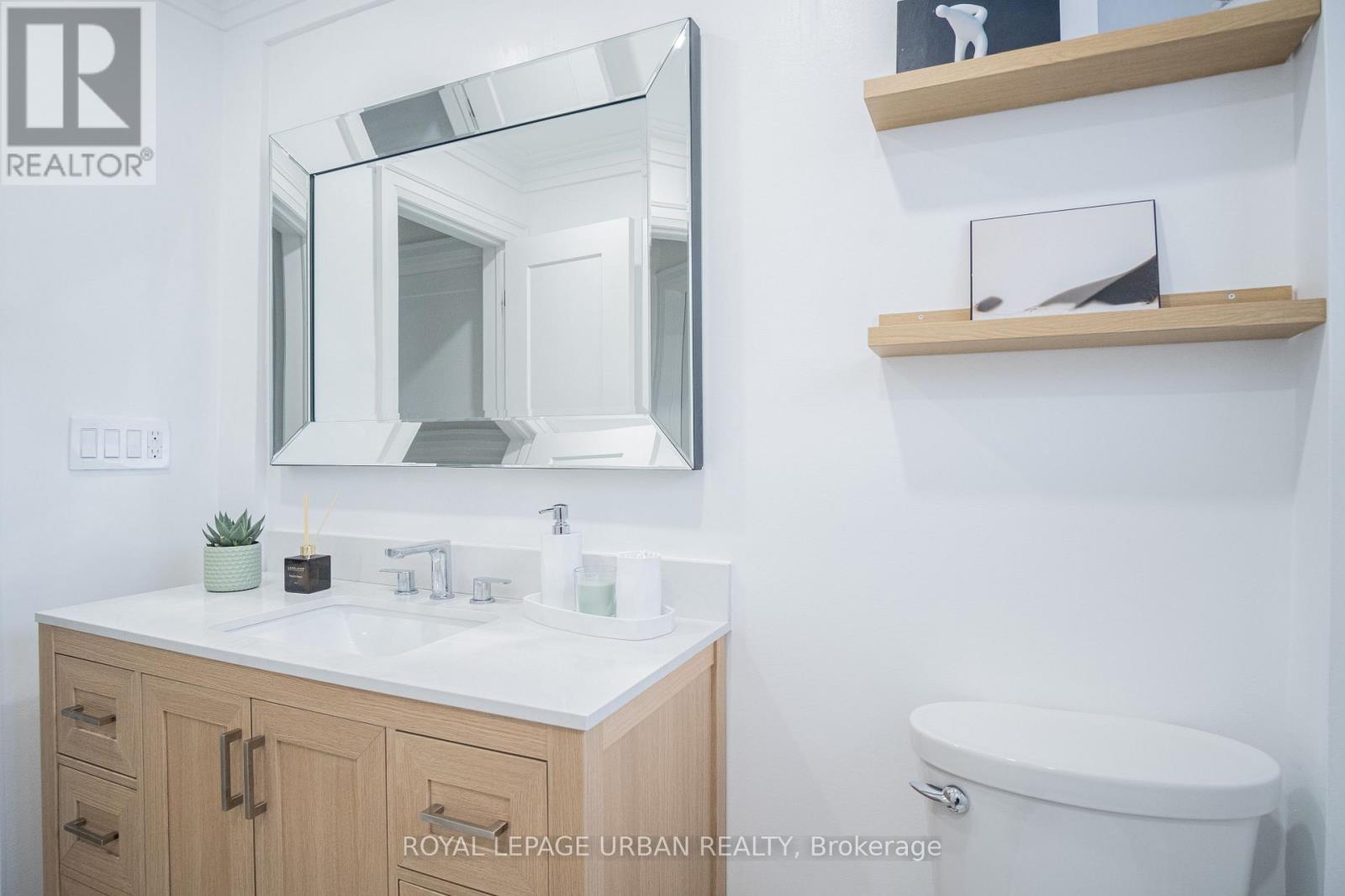 












434 WESTMOUNT AVENUE

,
Toronto,




Ontario
M6E3N5

