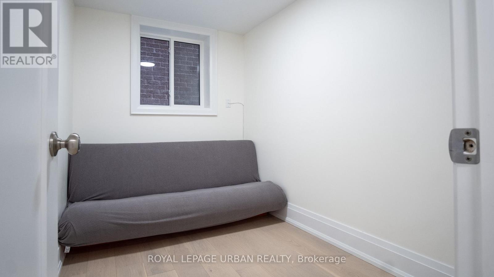 












434 WESTMOUNT AVENUE

,
Toronto,




Ontario
M6E3N5

