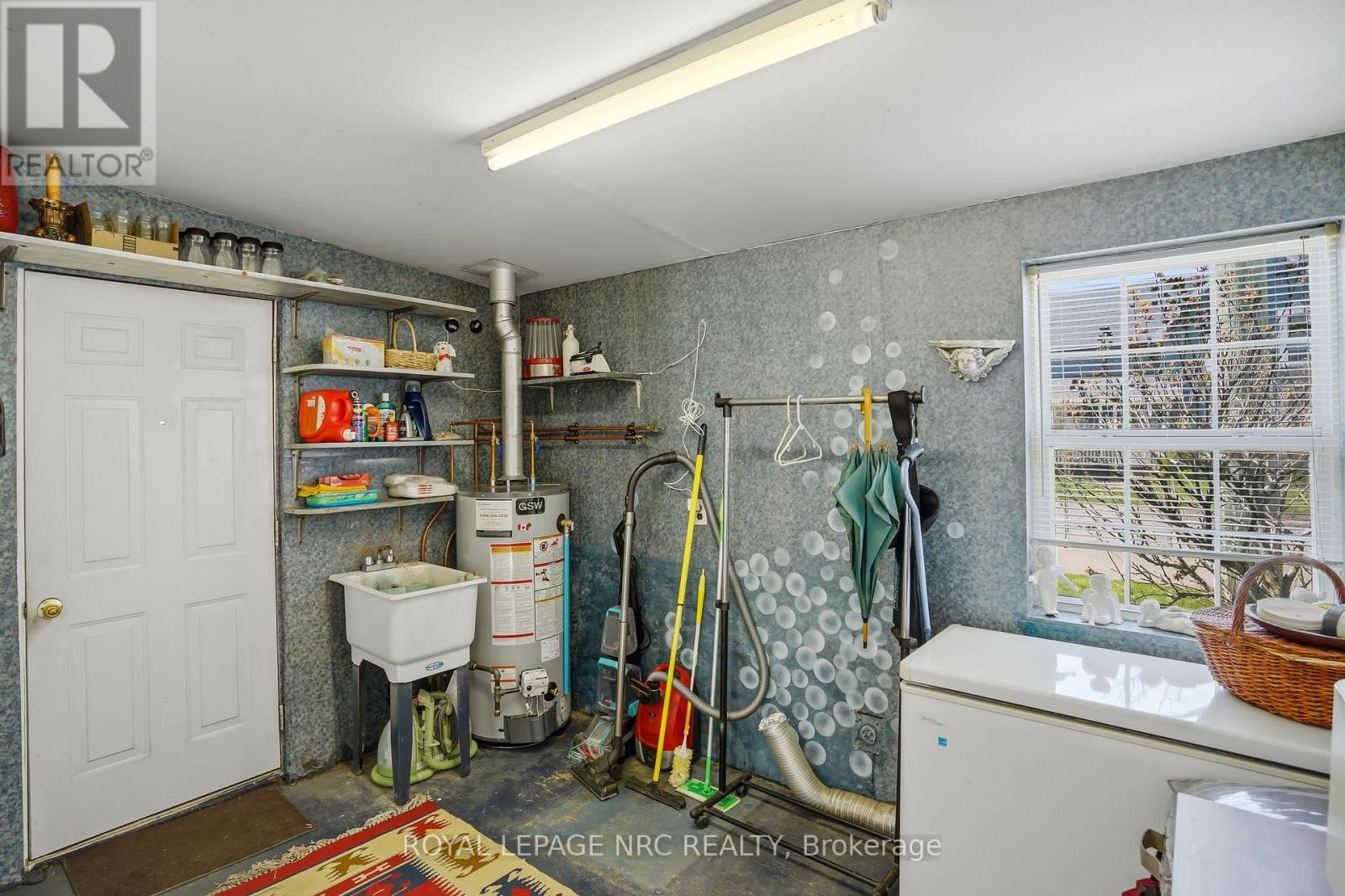 












3721 DOMINION ROAD

,
Fort Erie (Ridgeway),




Ontario
L0S1N0

