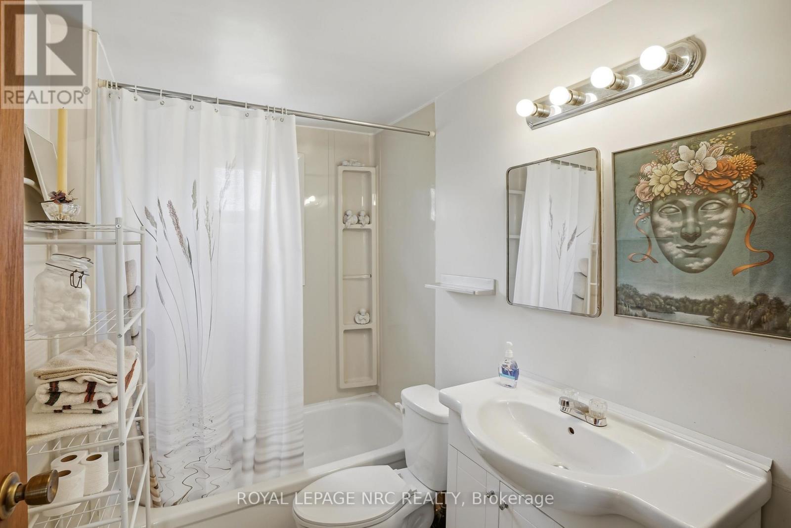 












3721 DOMINION ROAD

,
Fort Erie (Ridgeway),




Ontario
L0S1N0

