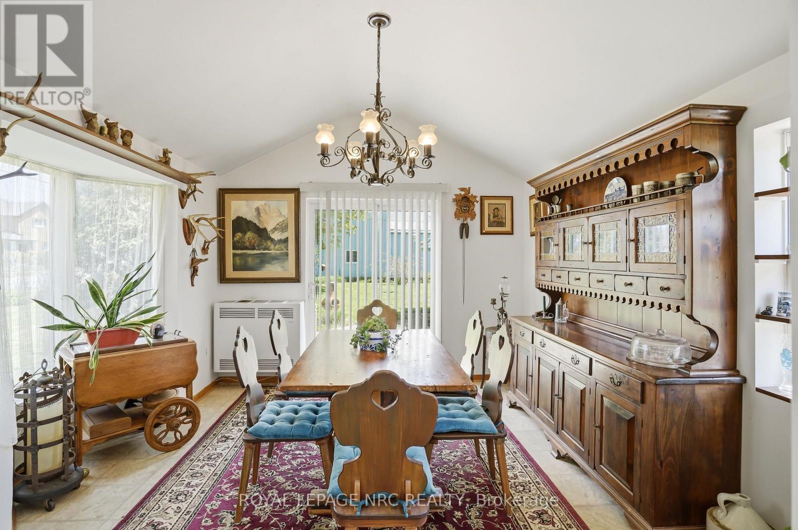 












3721 DOMINION ROAD

,
Fort Erie (Ridgeway),




Ontario
L0S1N0

