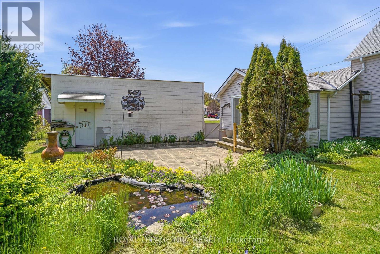 












3721 DOMINION ROAD

,
Fort Erie (Ridgeway),




Ontario
L0S1N0

