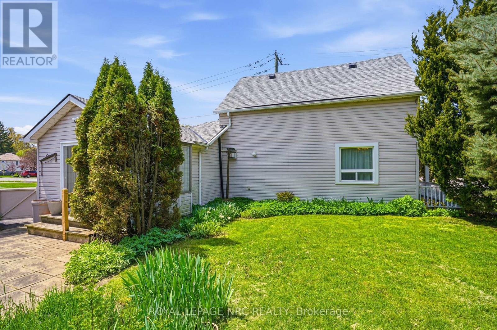 












3721 DOMINION ROAD

,
Fort Erie (Ridgeway),




Ontario
L0S1N0


