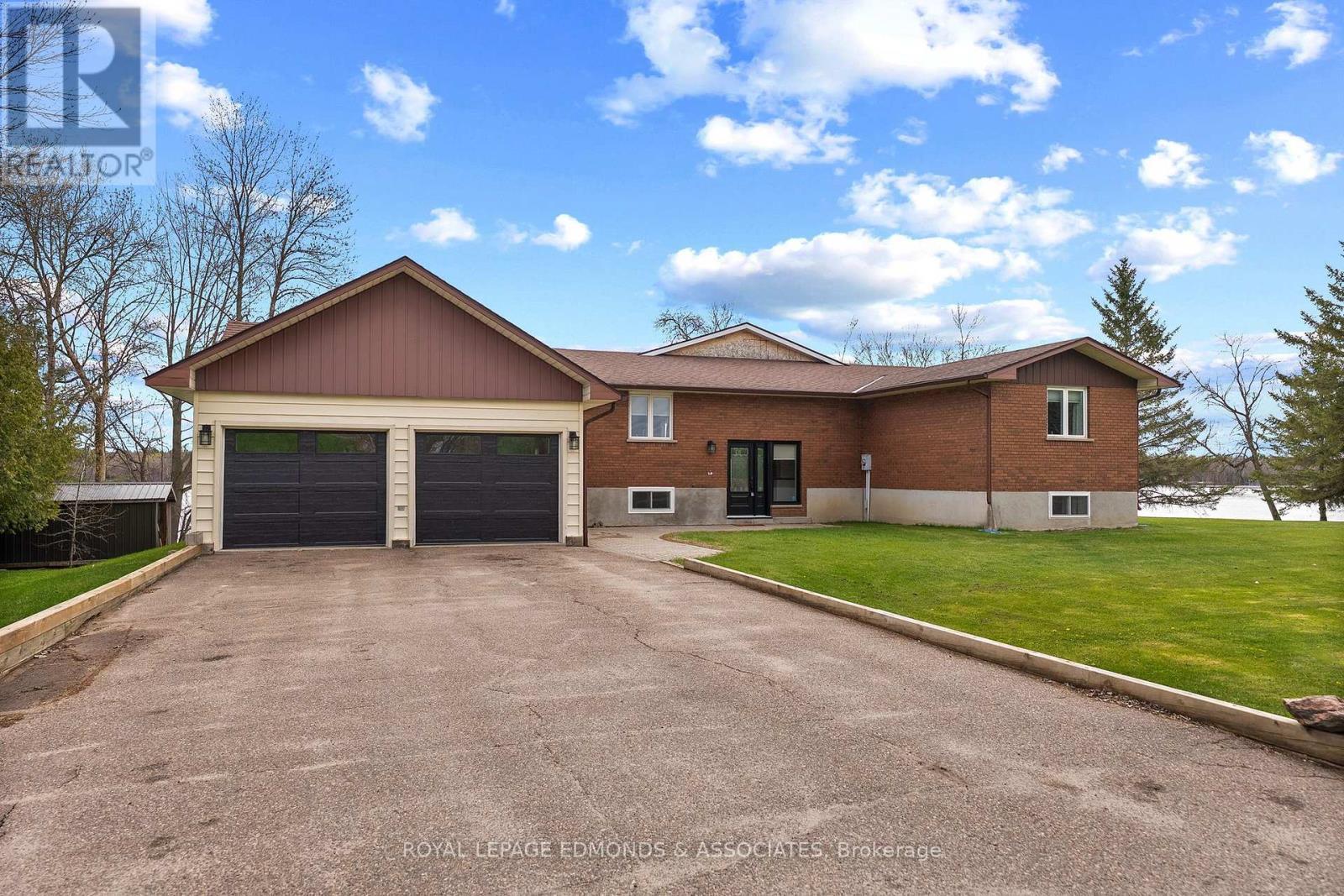 












160 LACROIX BAY ROAD

,
Whitewater Region,




Ontario
K0J2L0

