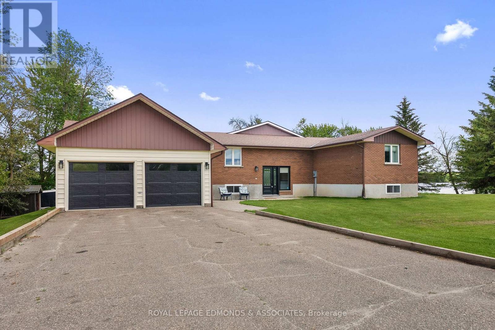 












160 LACROIX BAY ROAD

,
Whitewater Region,




Ontario
K0J2L0

