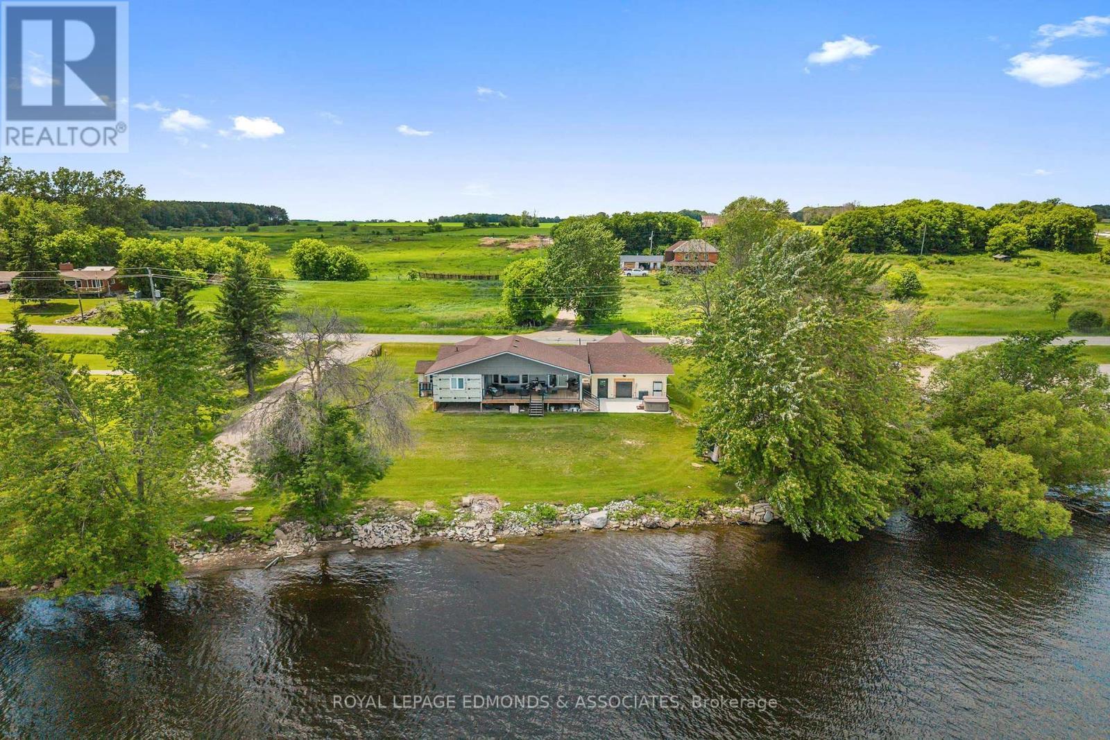 












160 LACROIX BAY ROAD

,
Whitewater Region,




Ontario
K0J2L0

