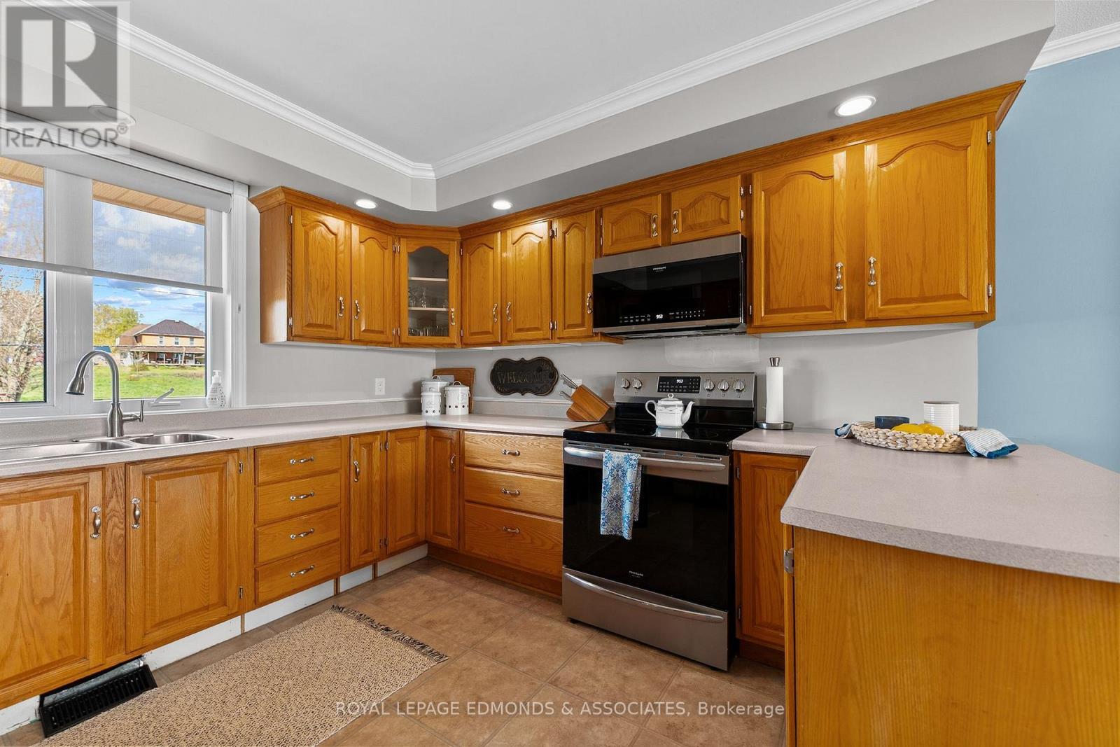 












160 LACROIX BAY ROAD

,
Whitewater Region,




Ontario
K0J2L0

