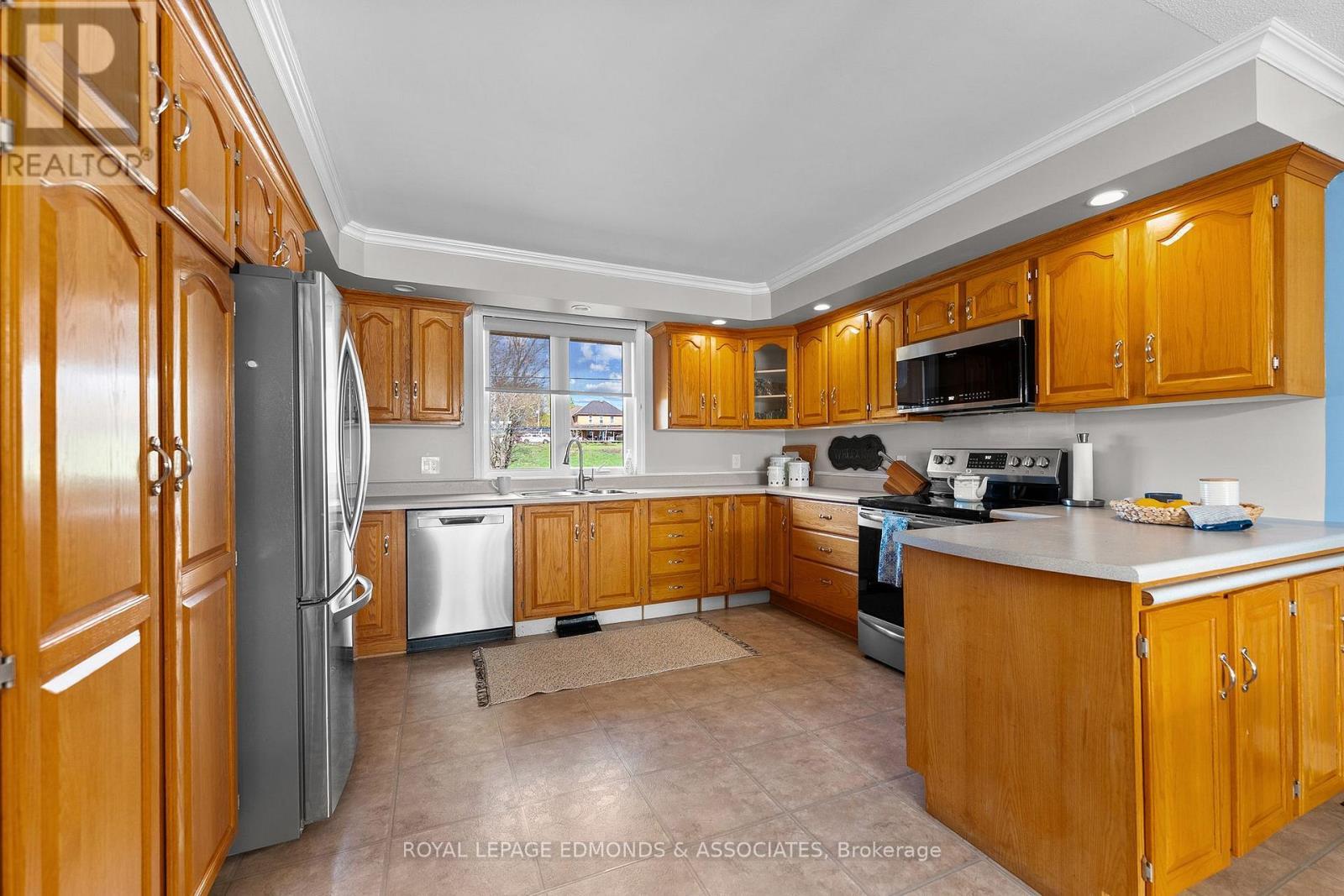 












160 LACROIX BAY ROAD

,
Whitewater Region,




Ontario
K0J2L0

